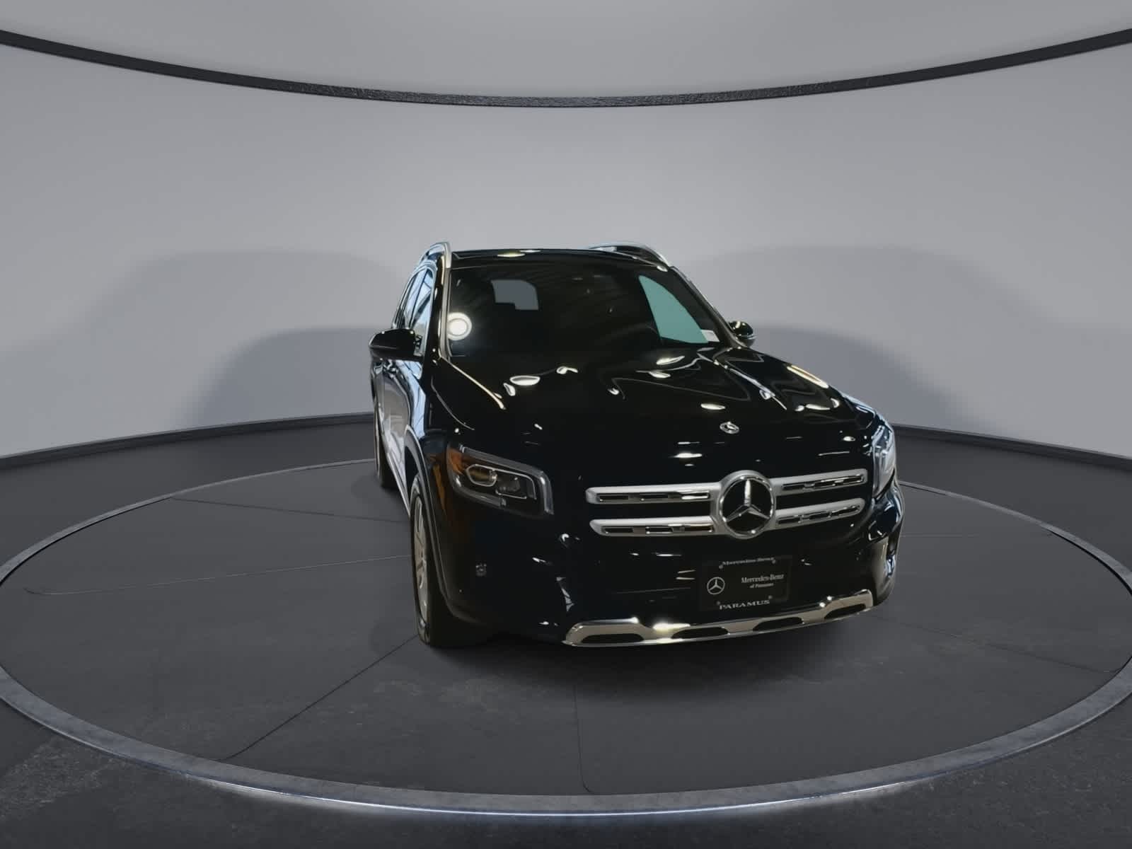 Thumbnail: 2022 Mercedes-Benz GLB - 3