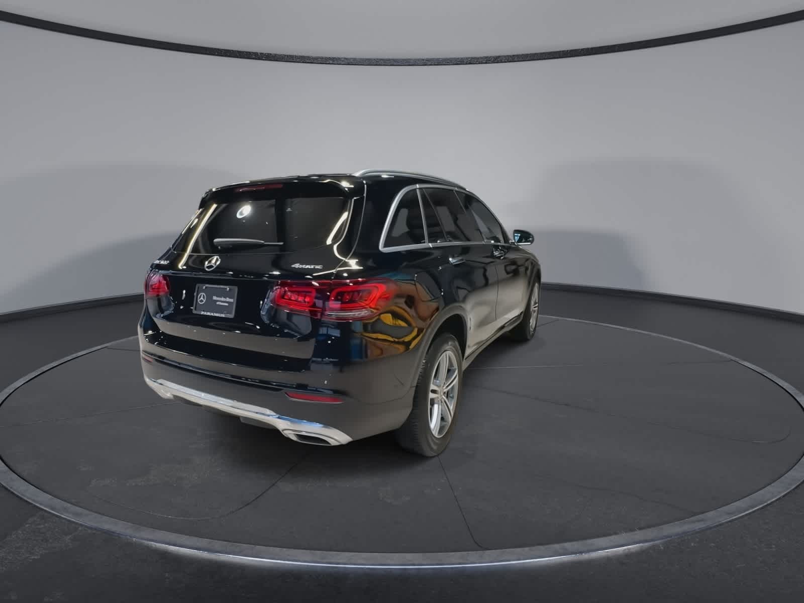 Thumbnail: 2022 Mercedes-Benz GLC - 11