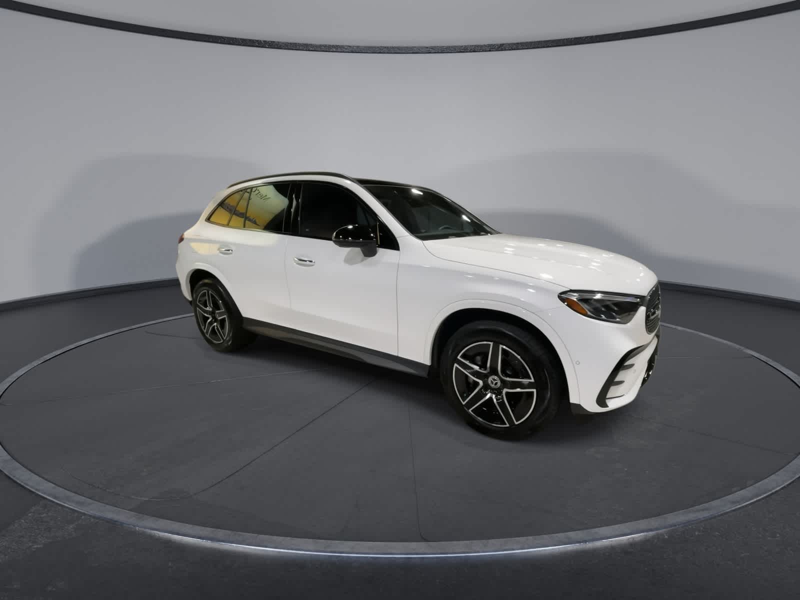 2025 Mercedes Benz GLC 300 4MATIC photo 2