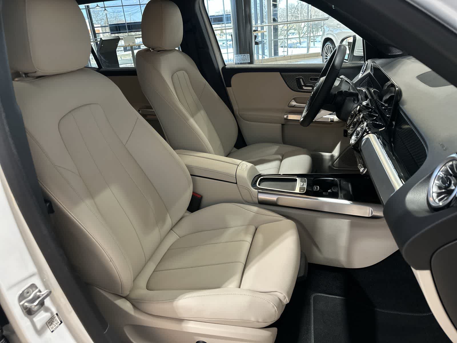 Thumbnail: 2025 Mercedes-Benz GLB - 26