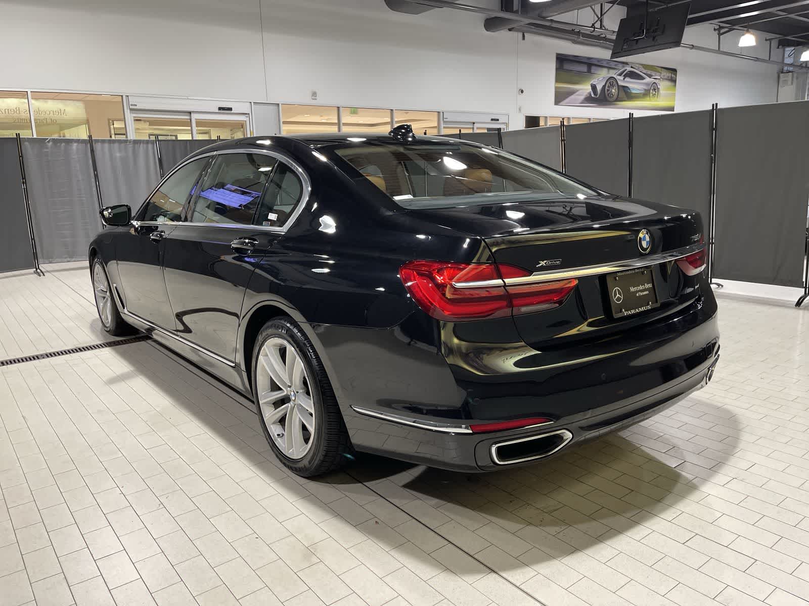 Thumbnail: 2016 BMW 7 Series - 16