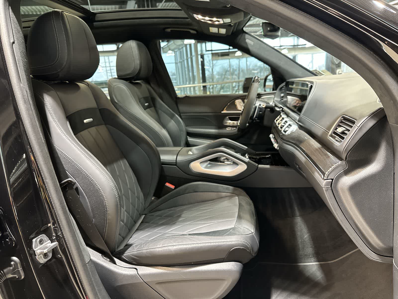 Thumbnail: 2024 Mercedes-Benz GL-Class - 26