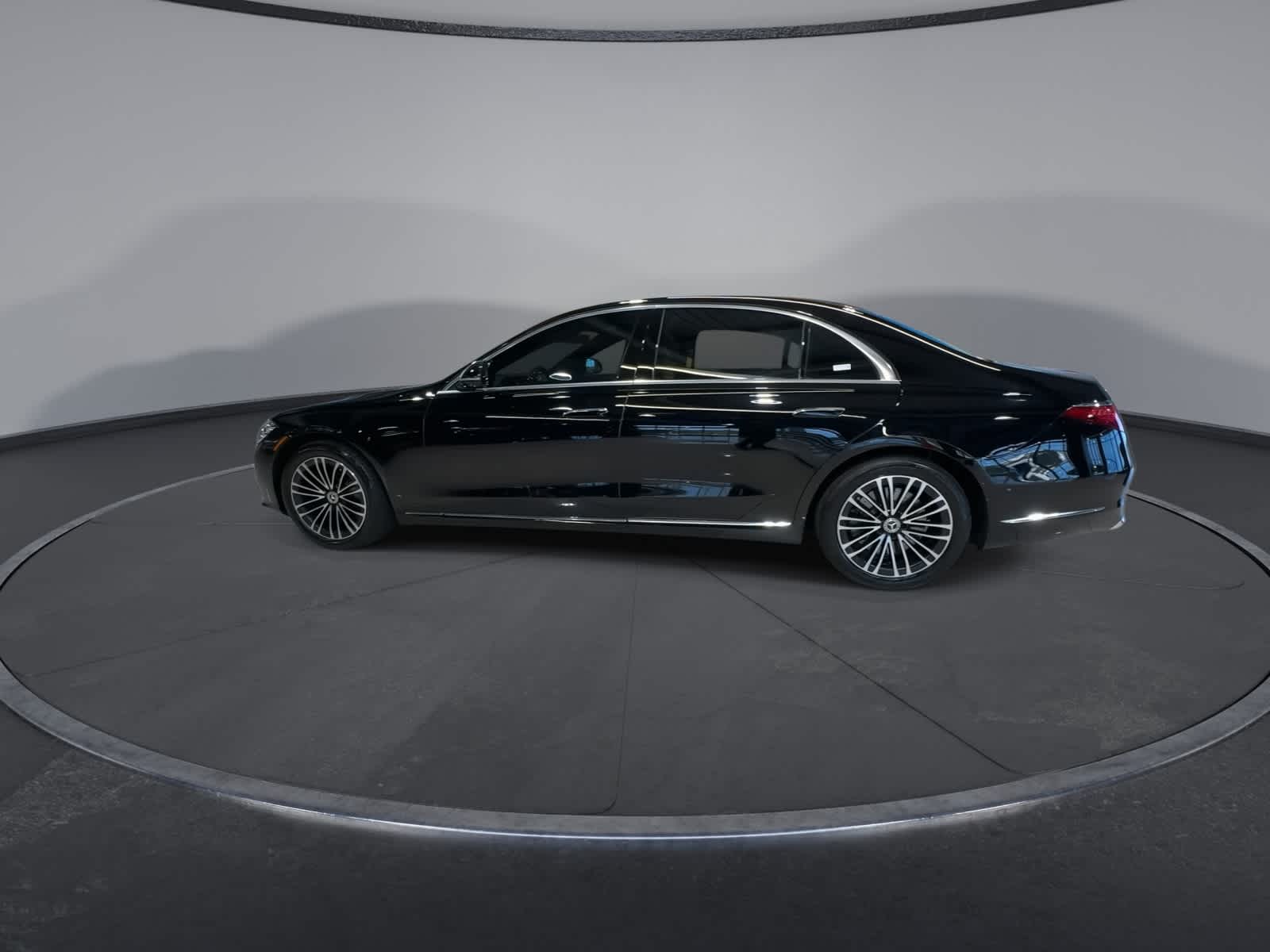 Thumbnail: 2024 Mercedes-Benz S-Class - 9