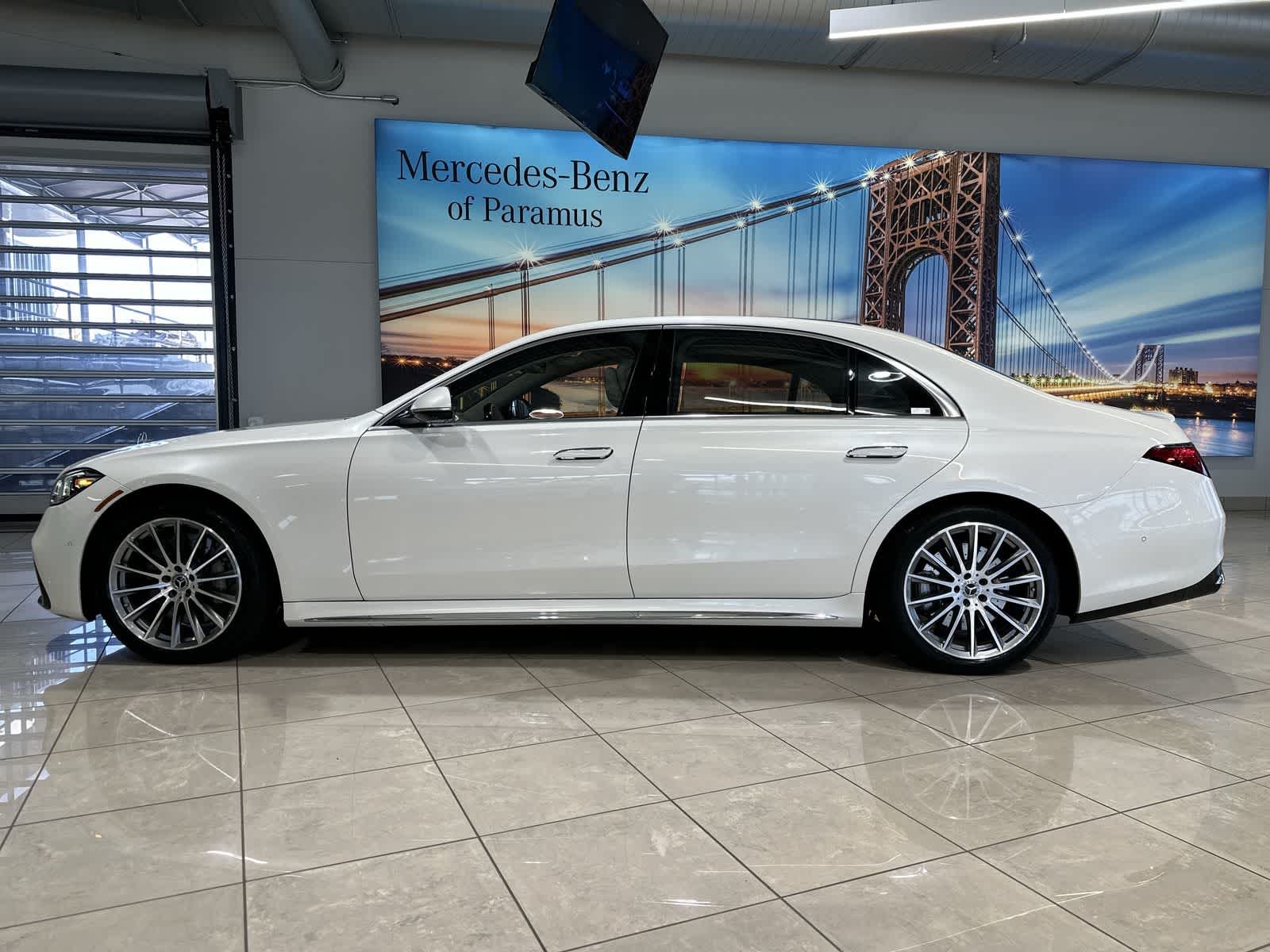 Thumbnail: 2023 Mercedes-Benz S-Class - 15