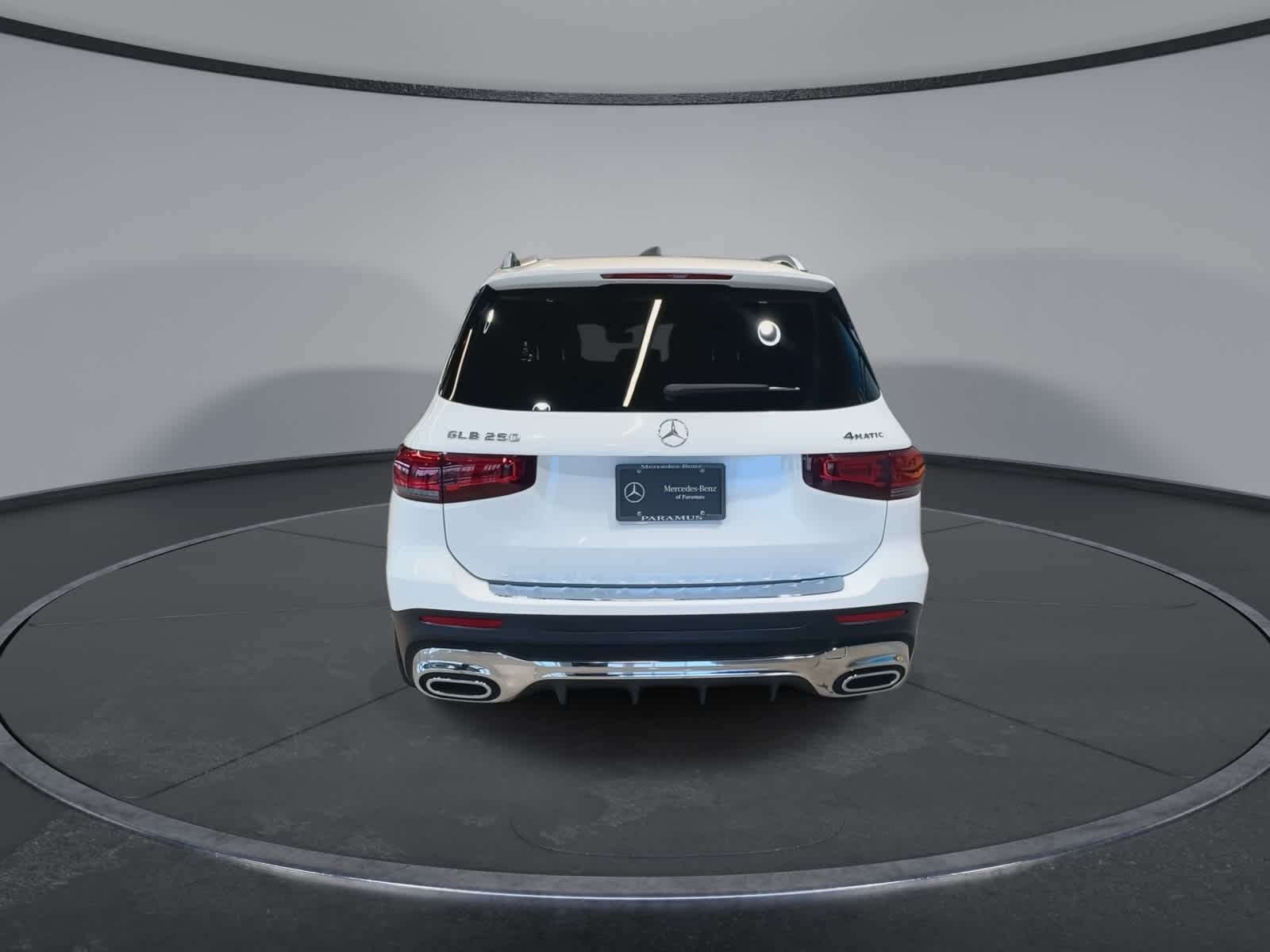 Thumbnail: 2022 Mercedes-Benz GLB - 10