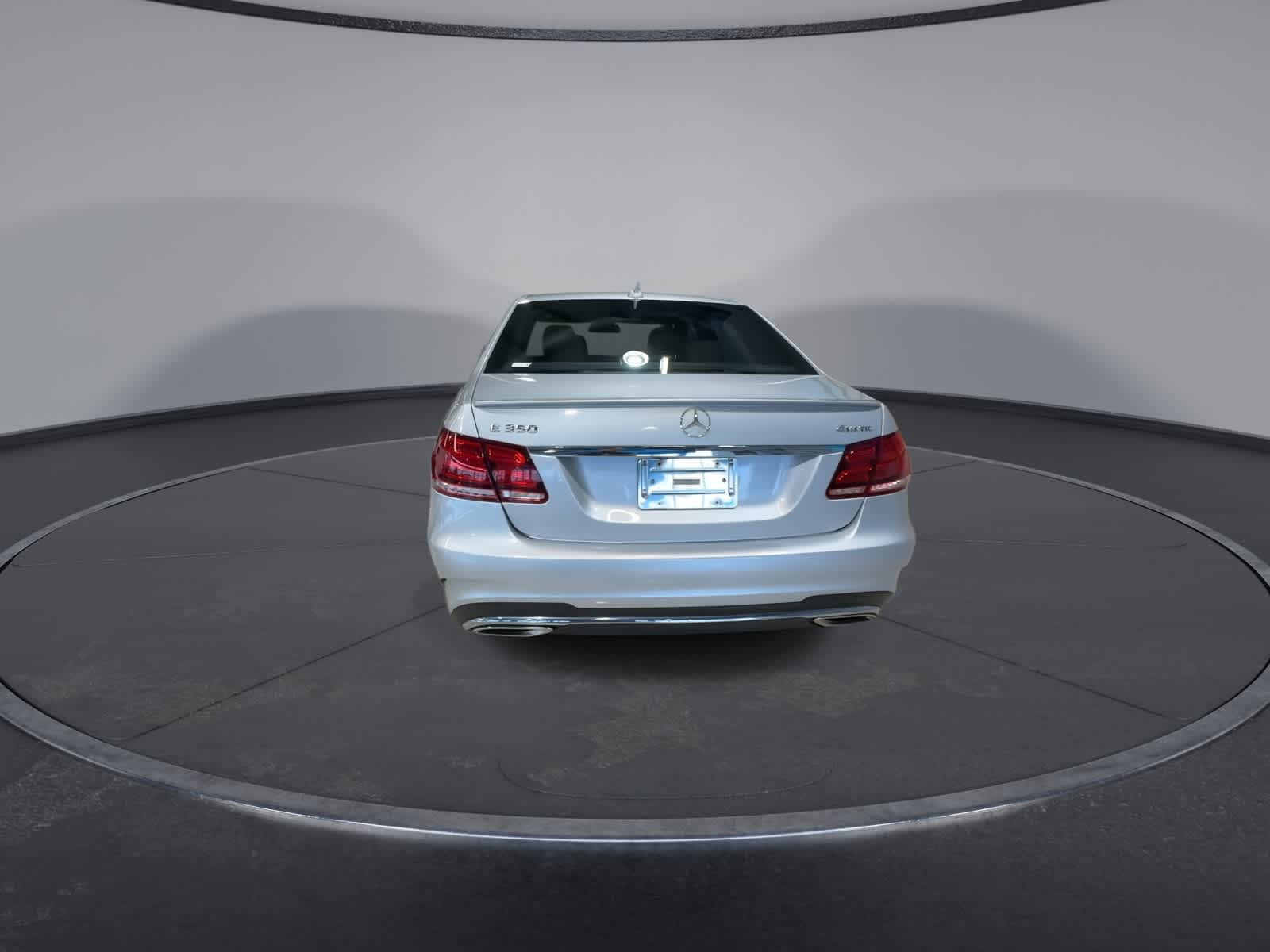 Thumbnail: 2016 Mercedes-Benz E-Class - 9