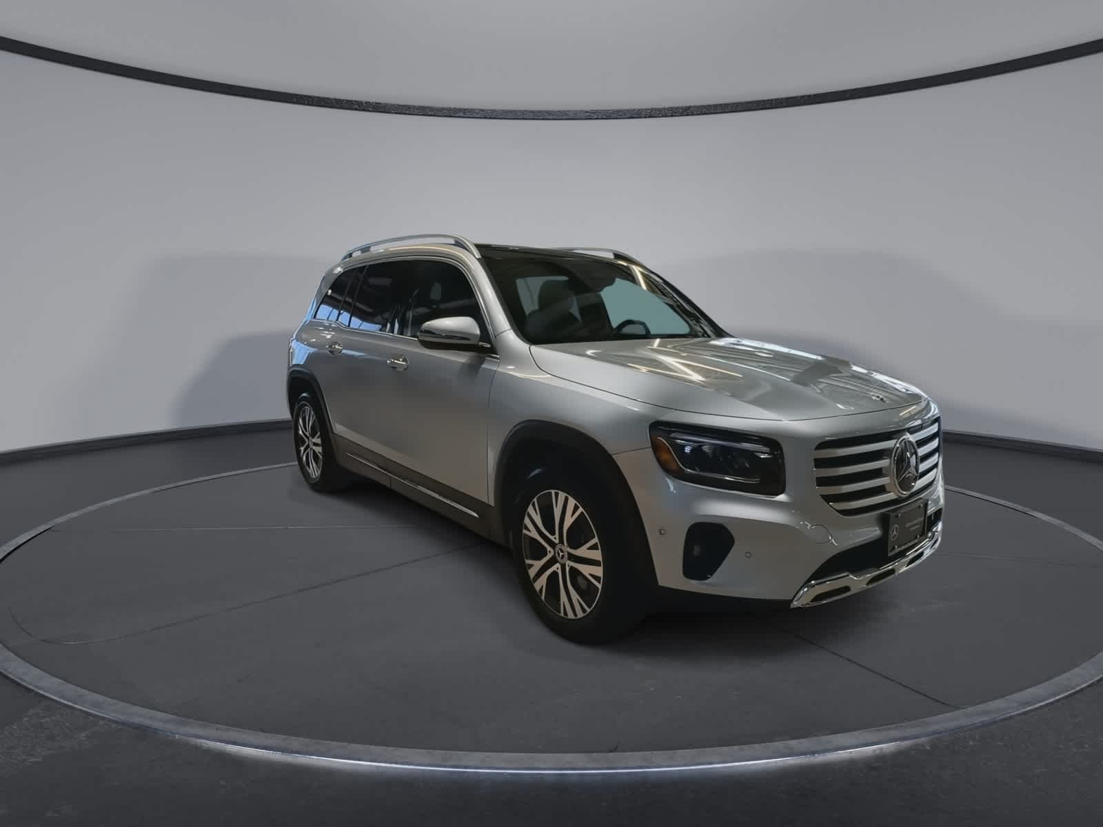 Thumbnail: 2026 Mercedes-Benz GLB - 2