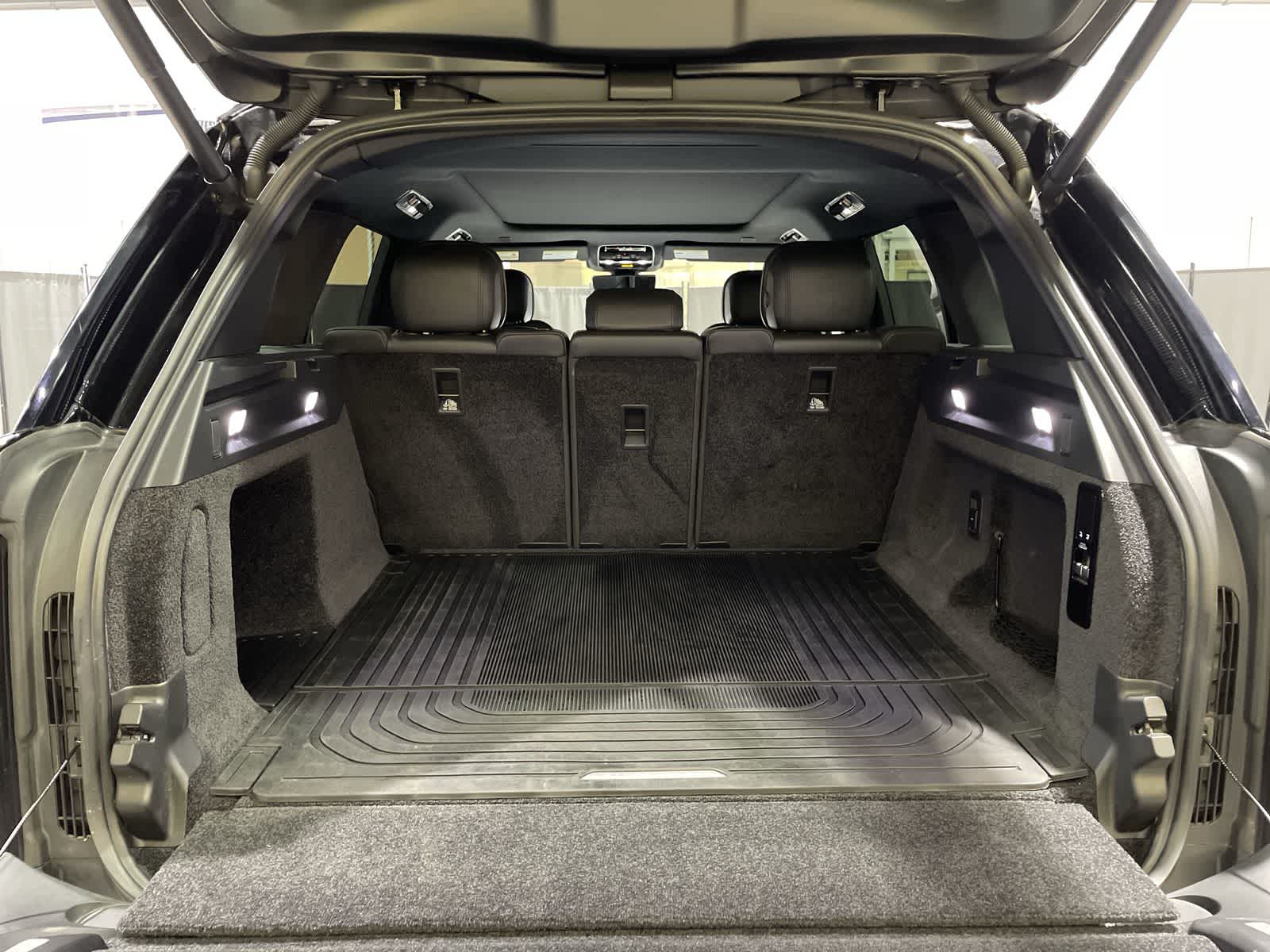 Thumbnail: 2023 Land Rover Range Rover - 31