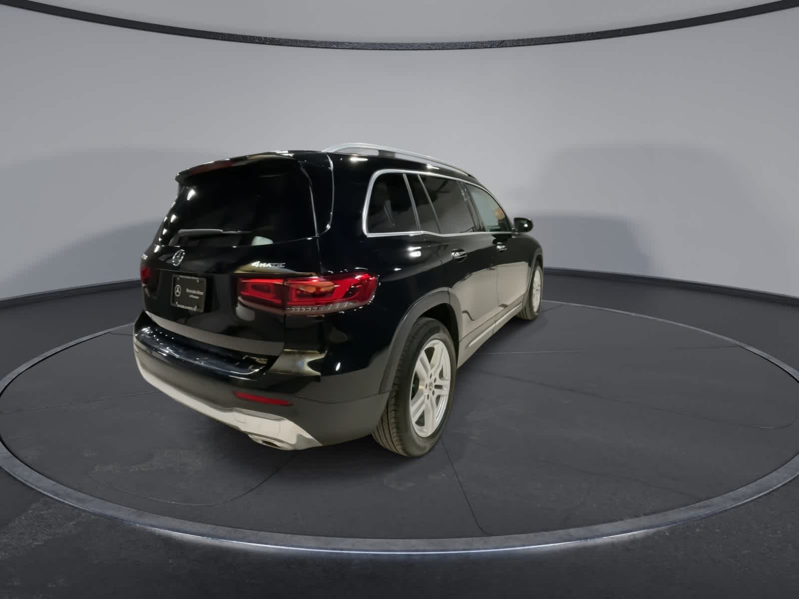 Thumbnail: 2023 Mercedes-Benz GLB - 11