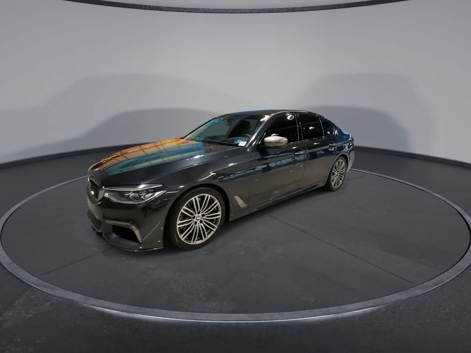 Thumbnail: 2018 BMW 5 Series - 4