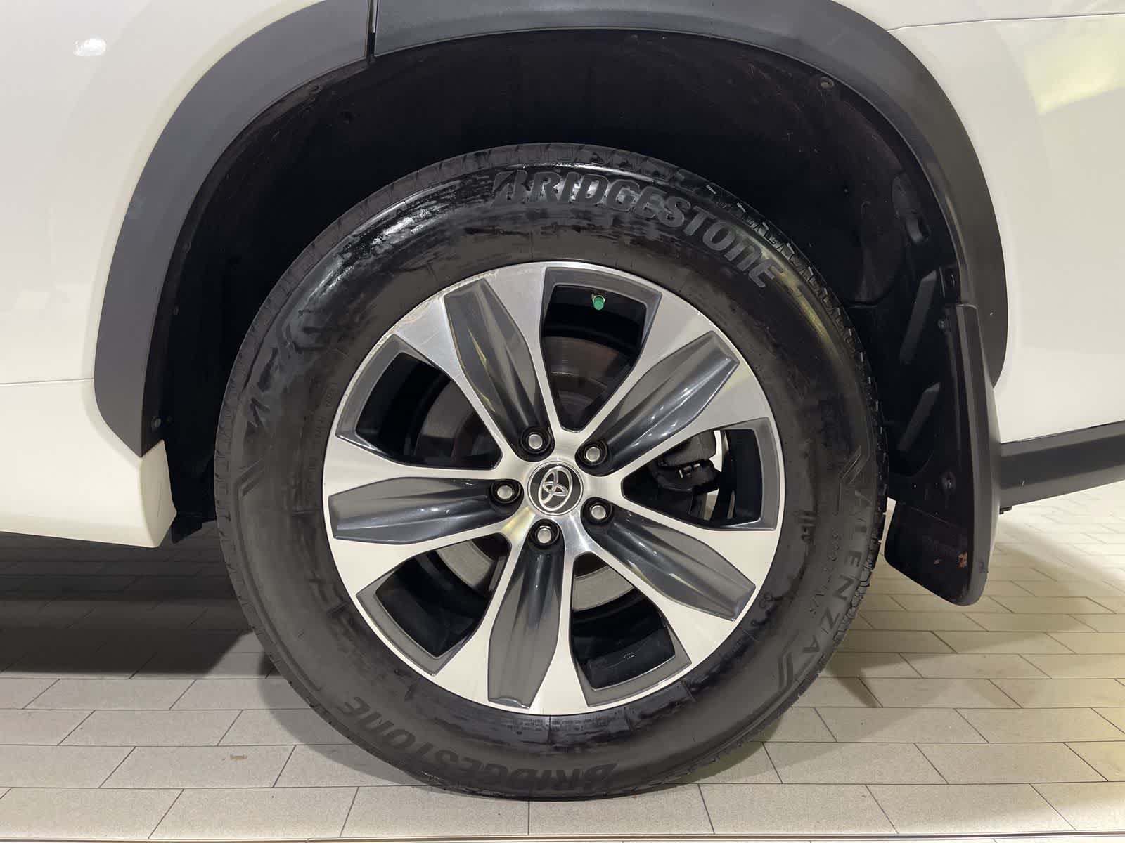 Thumbnail: 2020 Toyota Highlander - 20