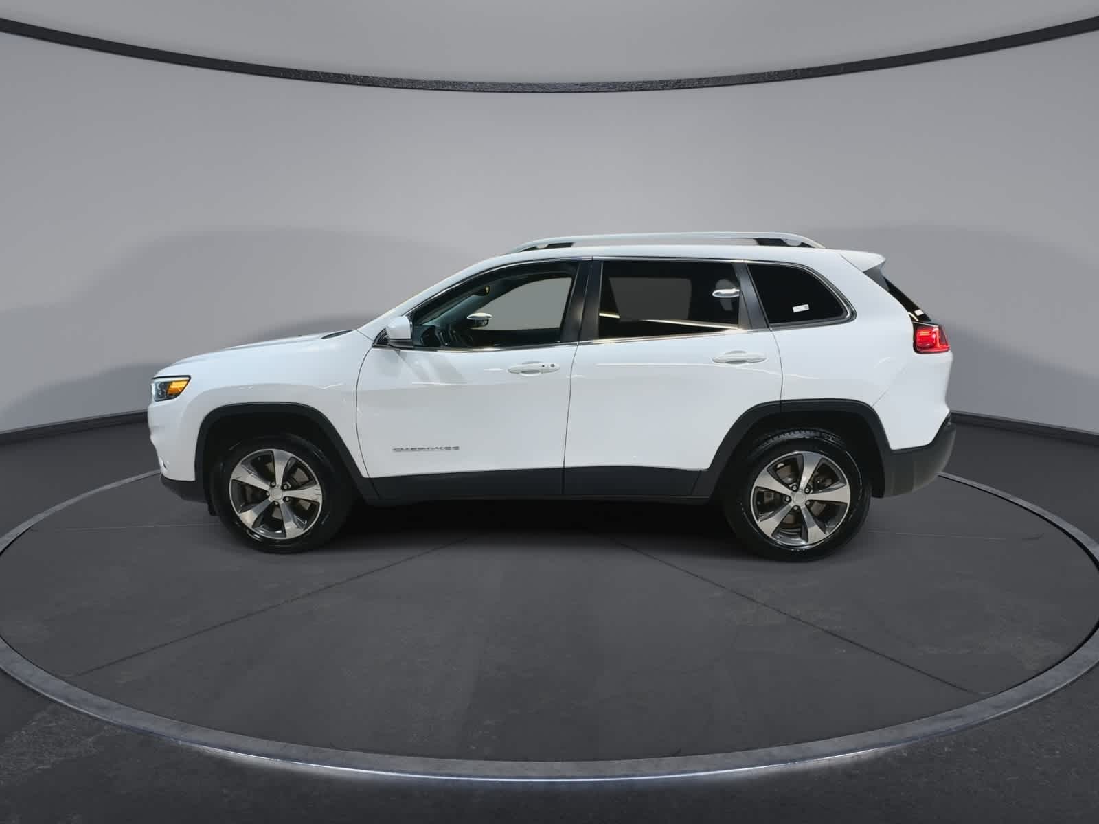 Thumbnail: 2019 Jeep Cherokee - 7