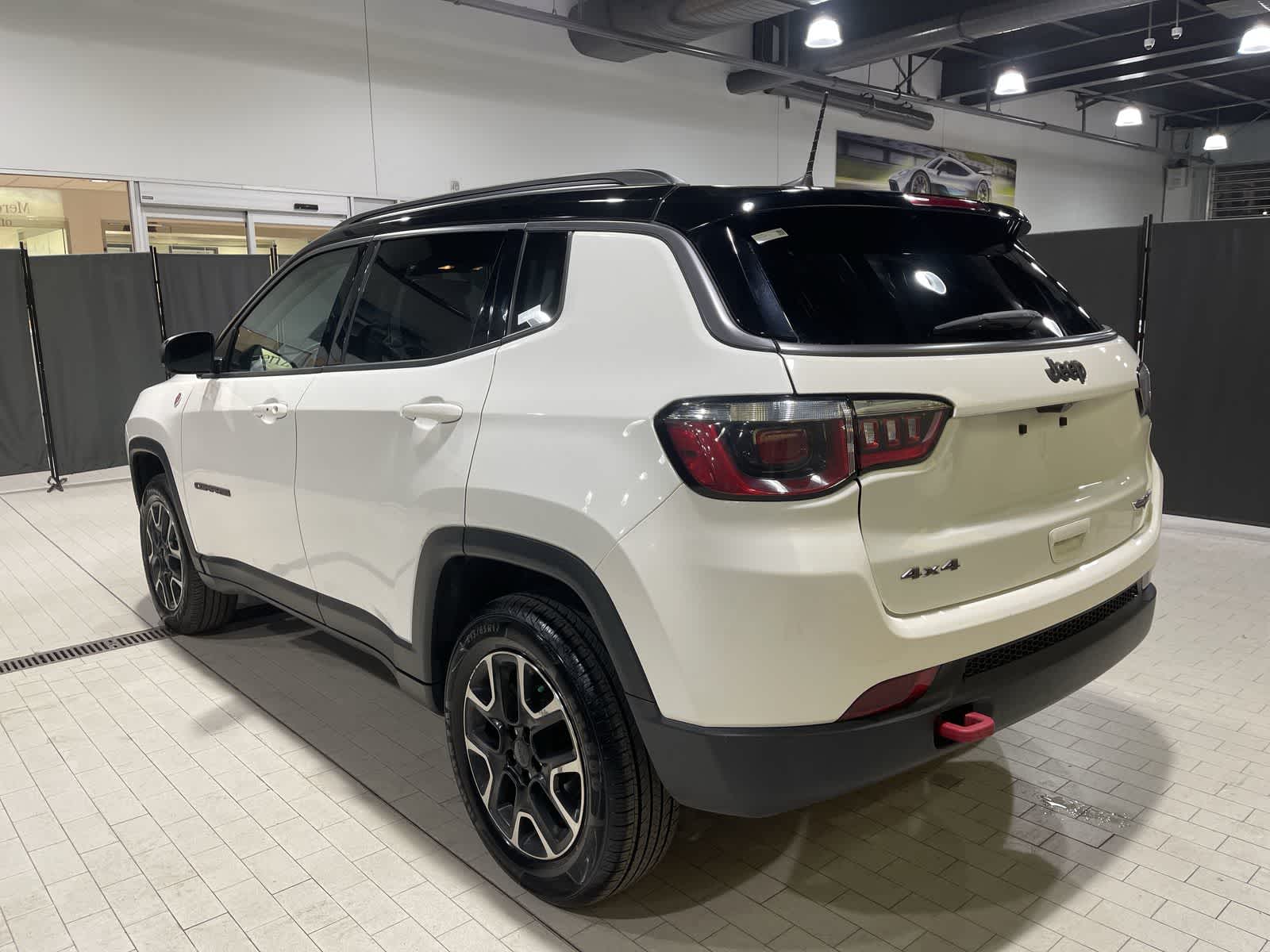 Thumbnail: 2020 Jeep Compass - 16