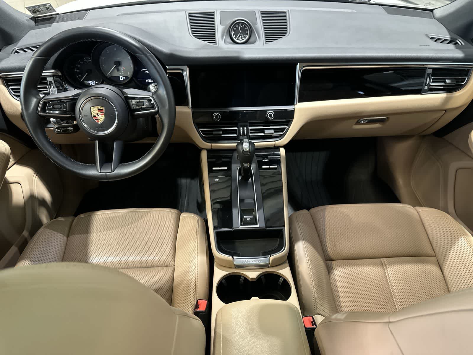 Thumbnail: 2023 Porsche Macan - 22