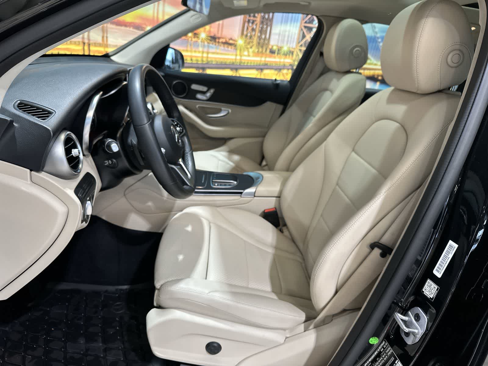 Thumbnail: 2022 Mercedes-Benz GLC - 23