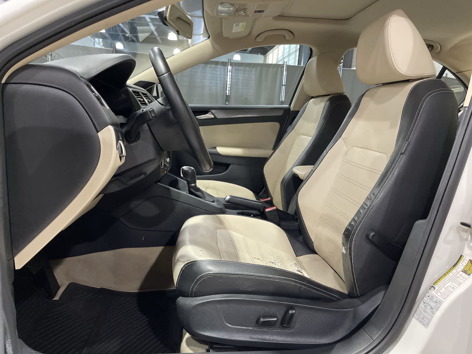 Thumbnail: 2014 Volkswagen Jetta - 23