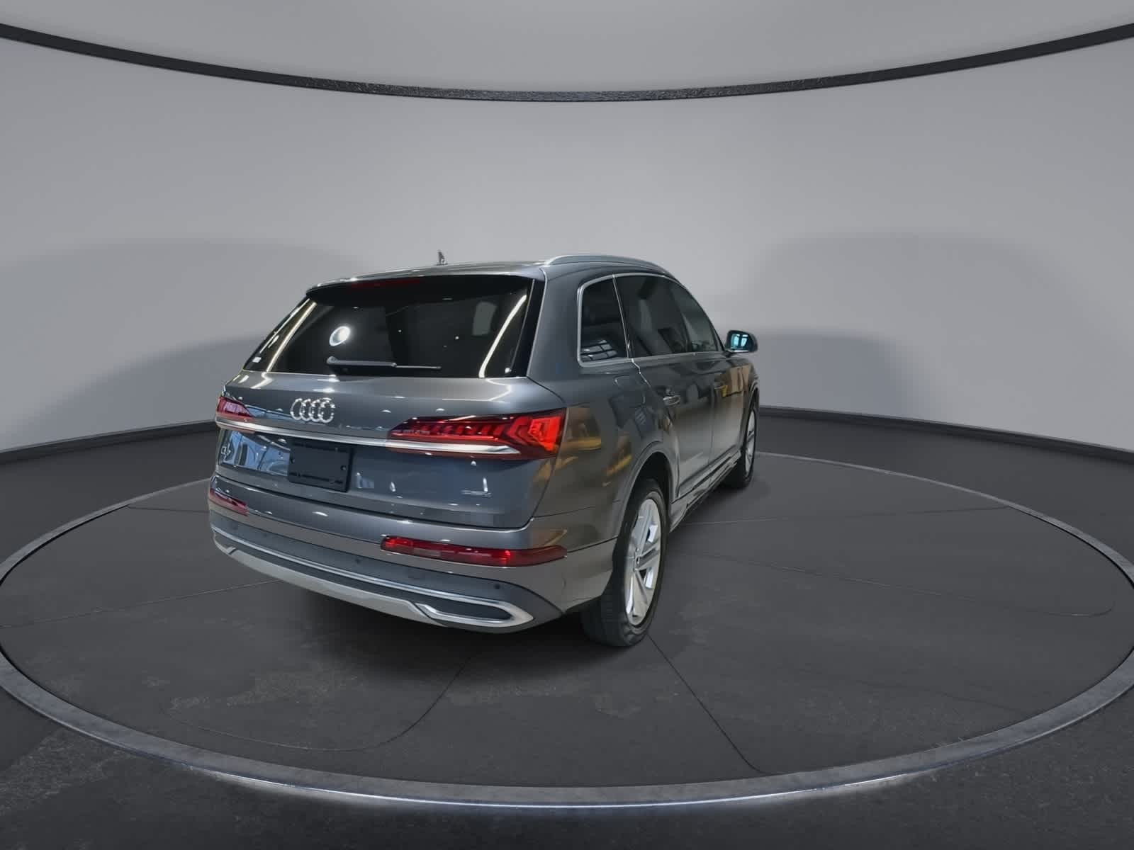 Thumbnail: 2020 Audi Q7 - 11