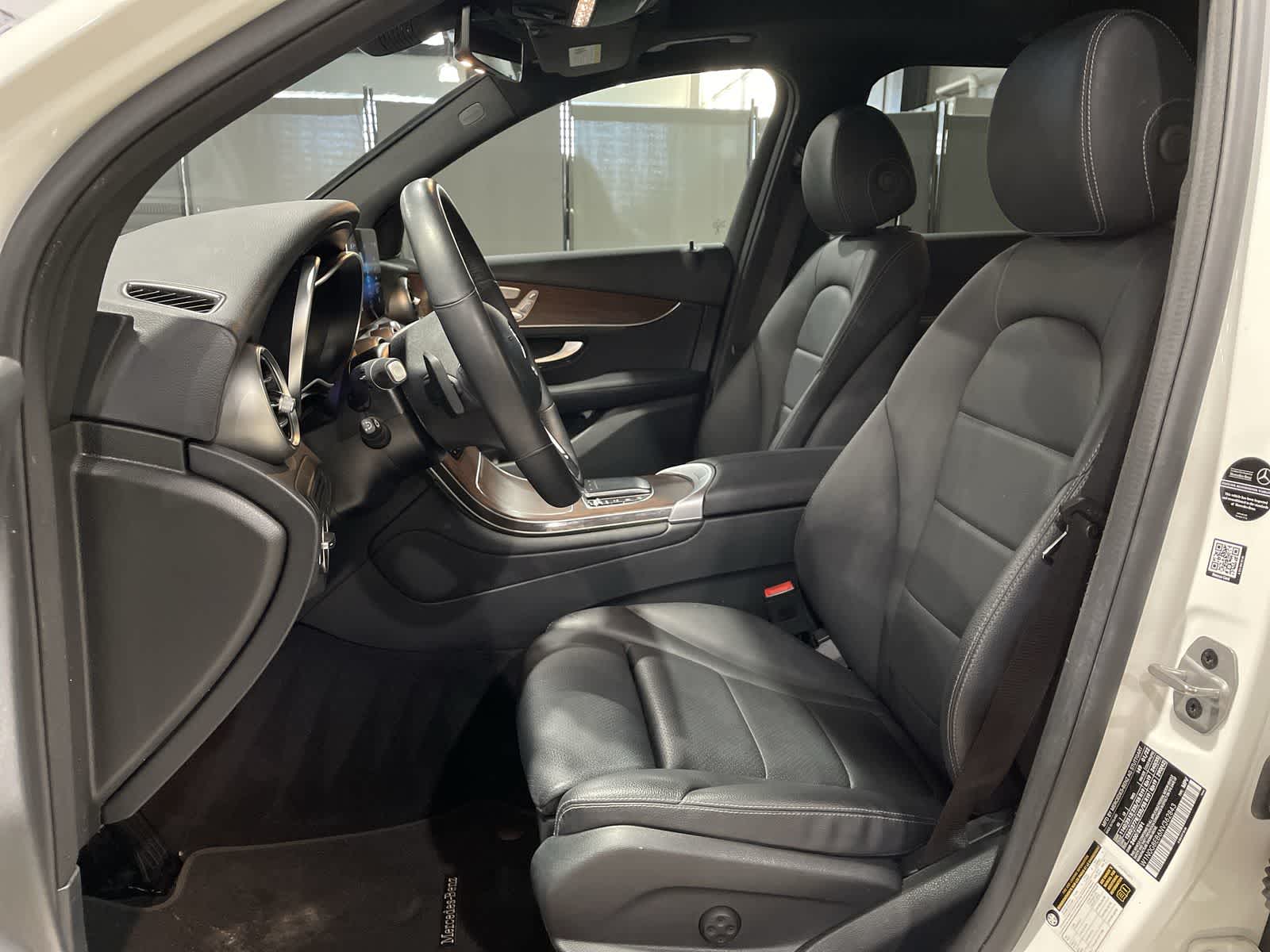 Thumbnail: 2022 Mercedes-Benz GLC - 23