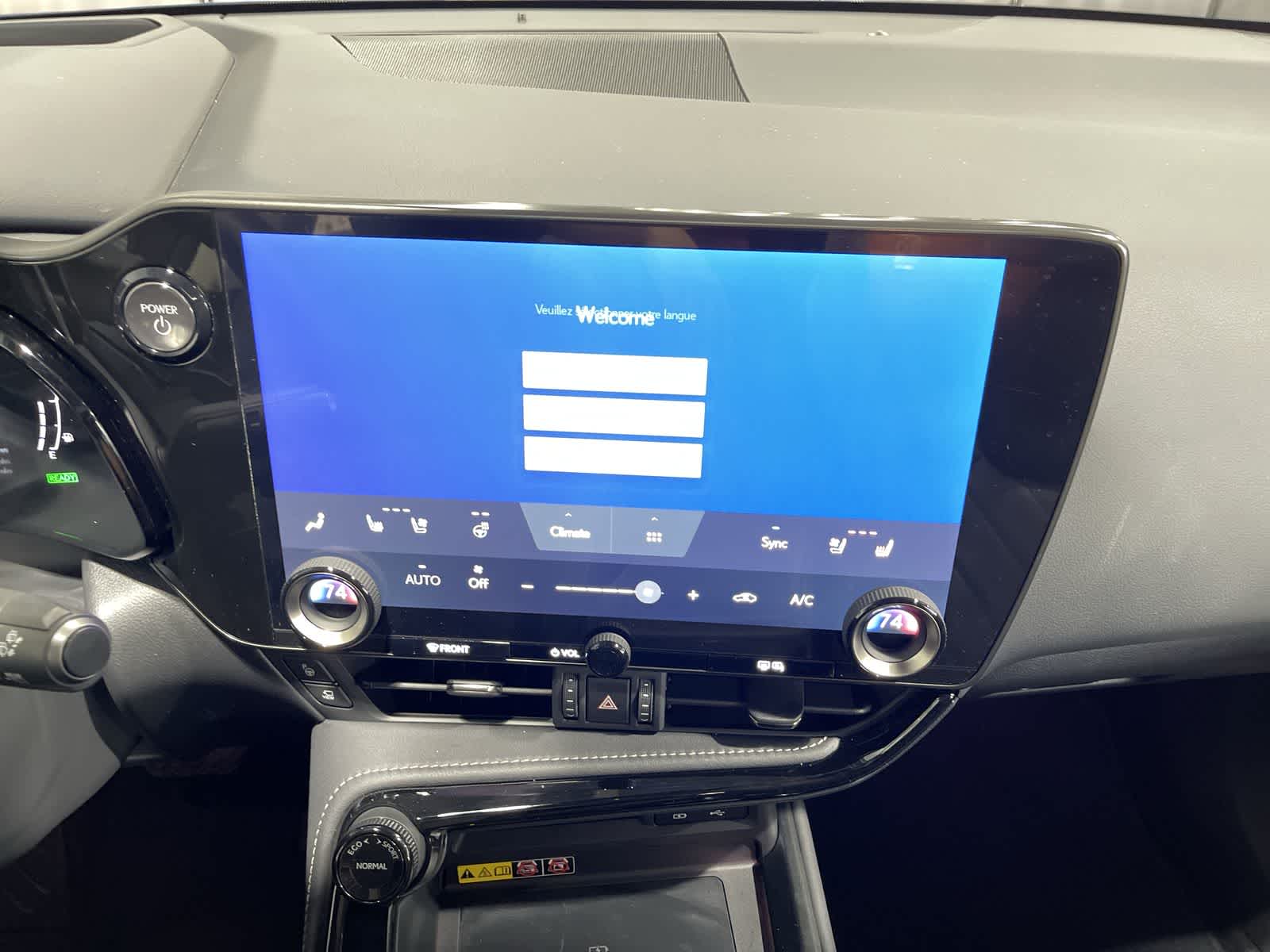2024 Lexus NX Hybrid 450h+ 28
