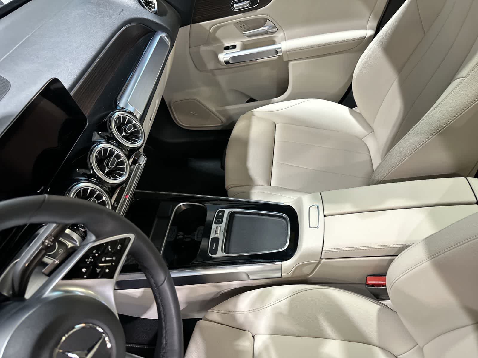 Thumbnail: 2026 Mercedes-Benz GLB - 28