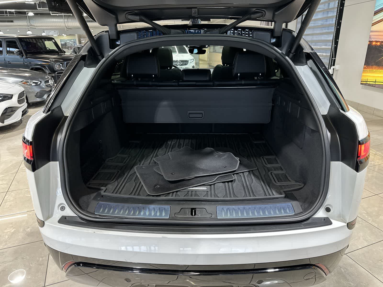 Thumbnail: 2023 Land Rover Range Rover Velar - 31