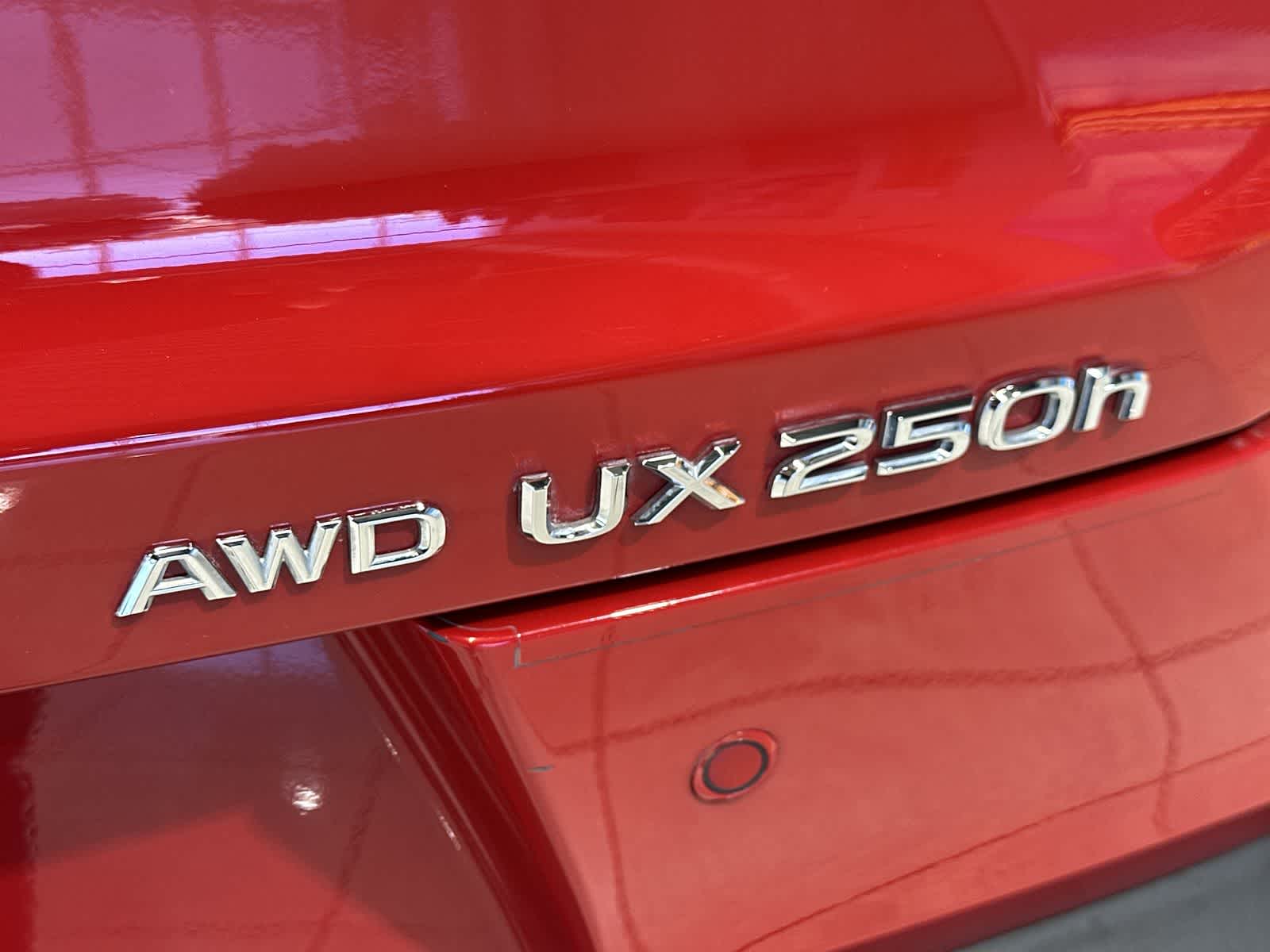 Thumbnail: 2023 Lexus UX - 19