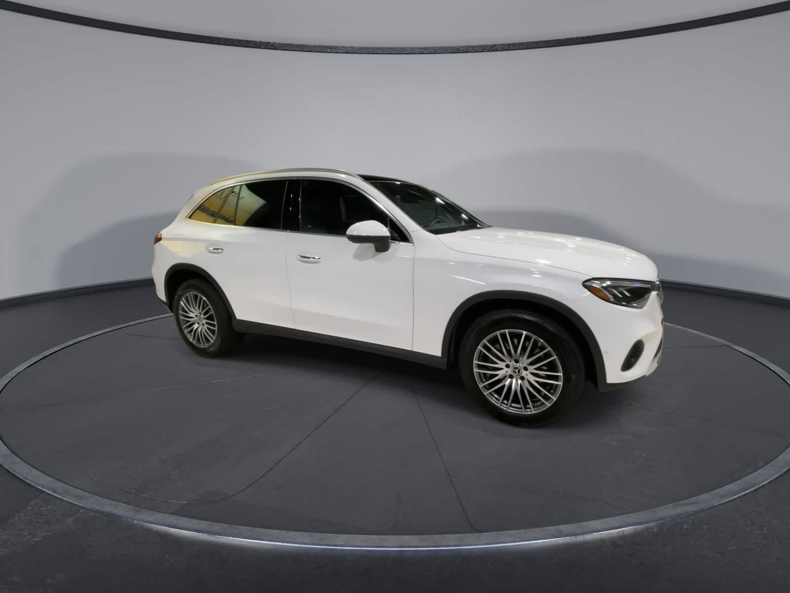 2025 Mercedes Benz GLC 300 4MATIC photo 2