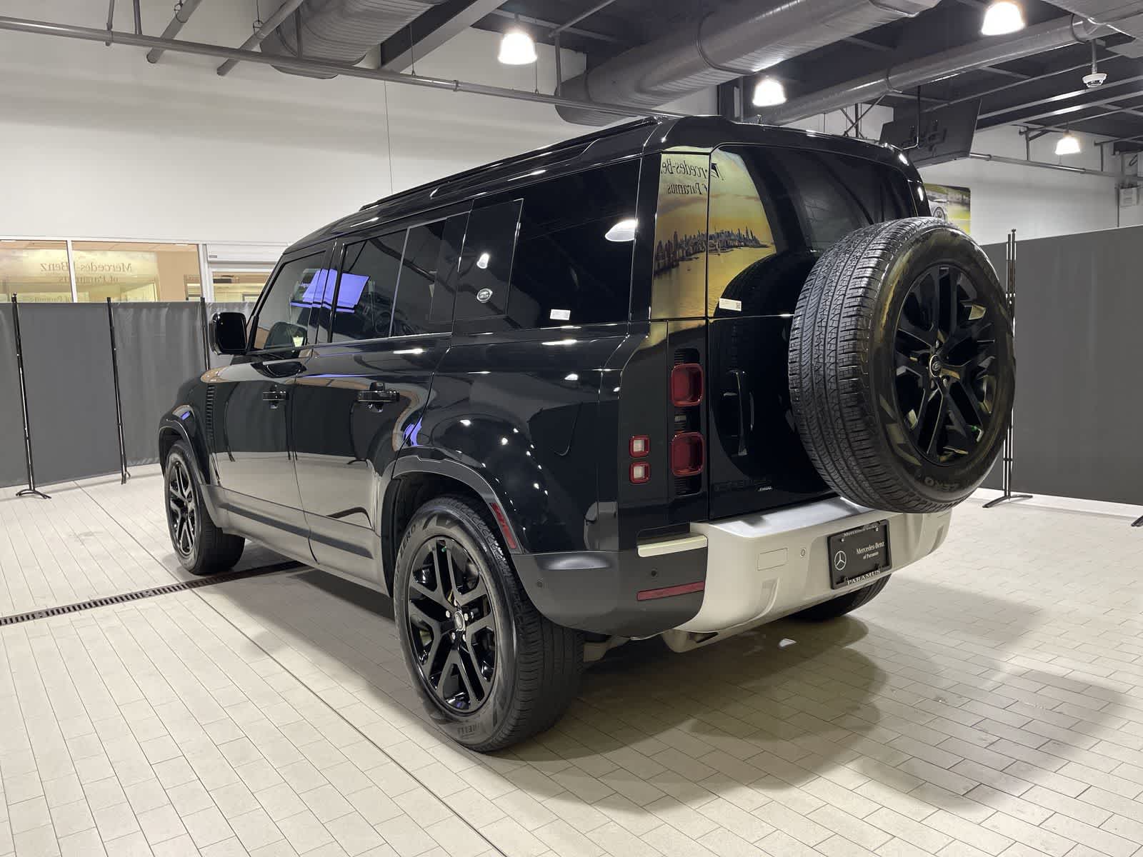 Thumbnail: 2023 Land Rover Defender - 16