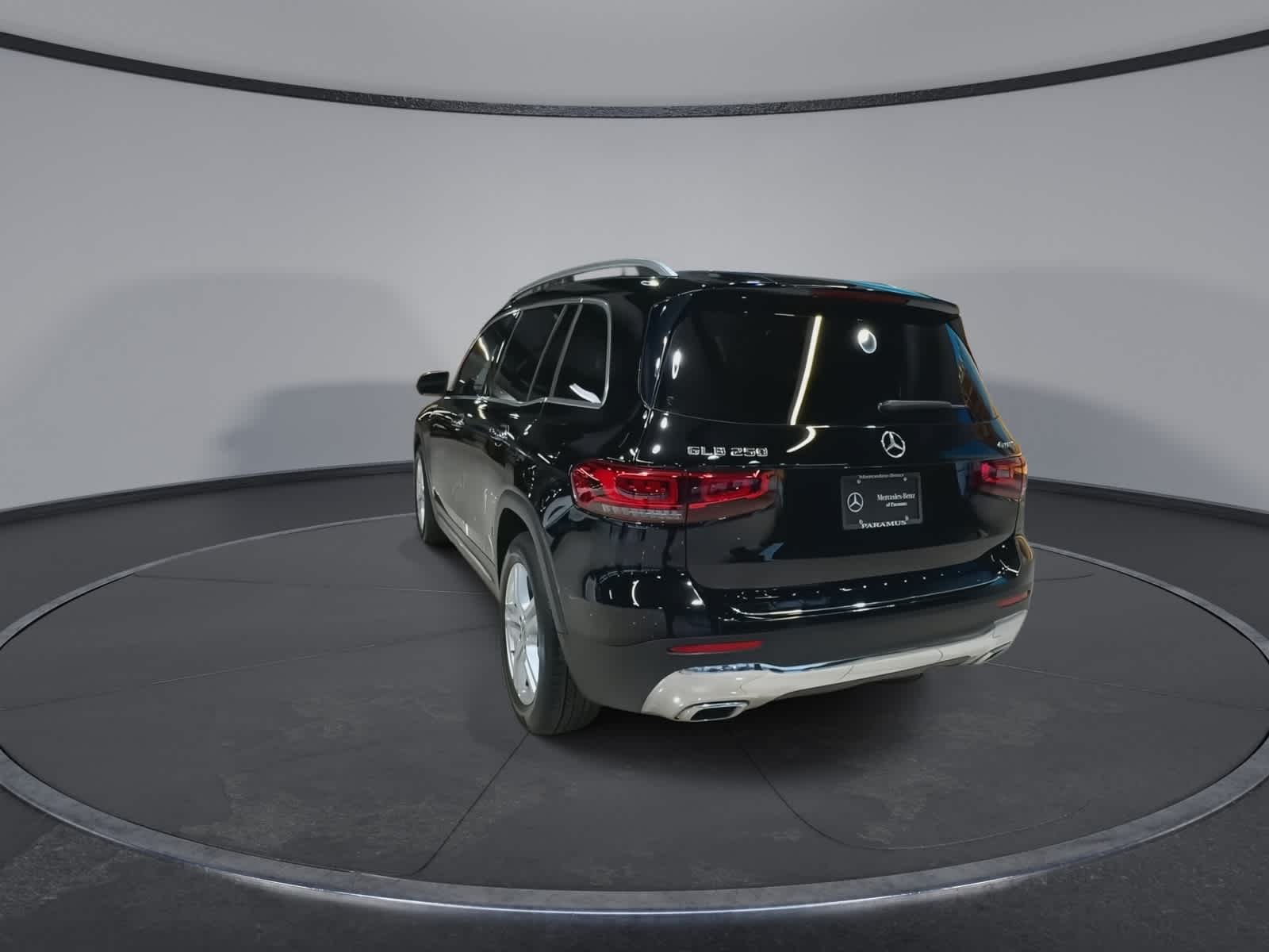 Thumbnail: 2021 Mercedes-Benz GLB - 9