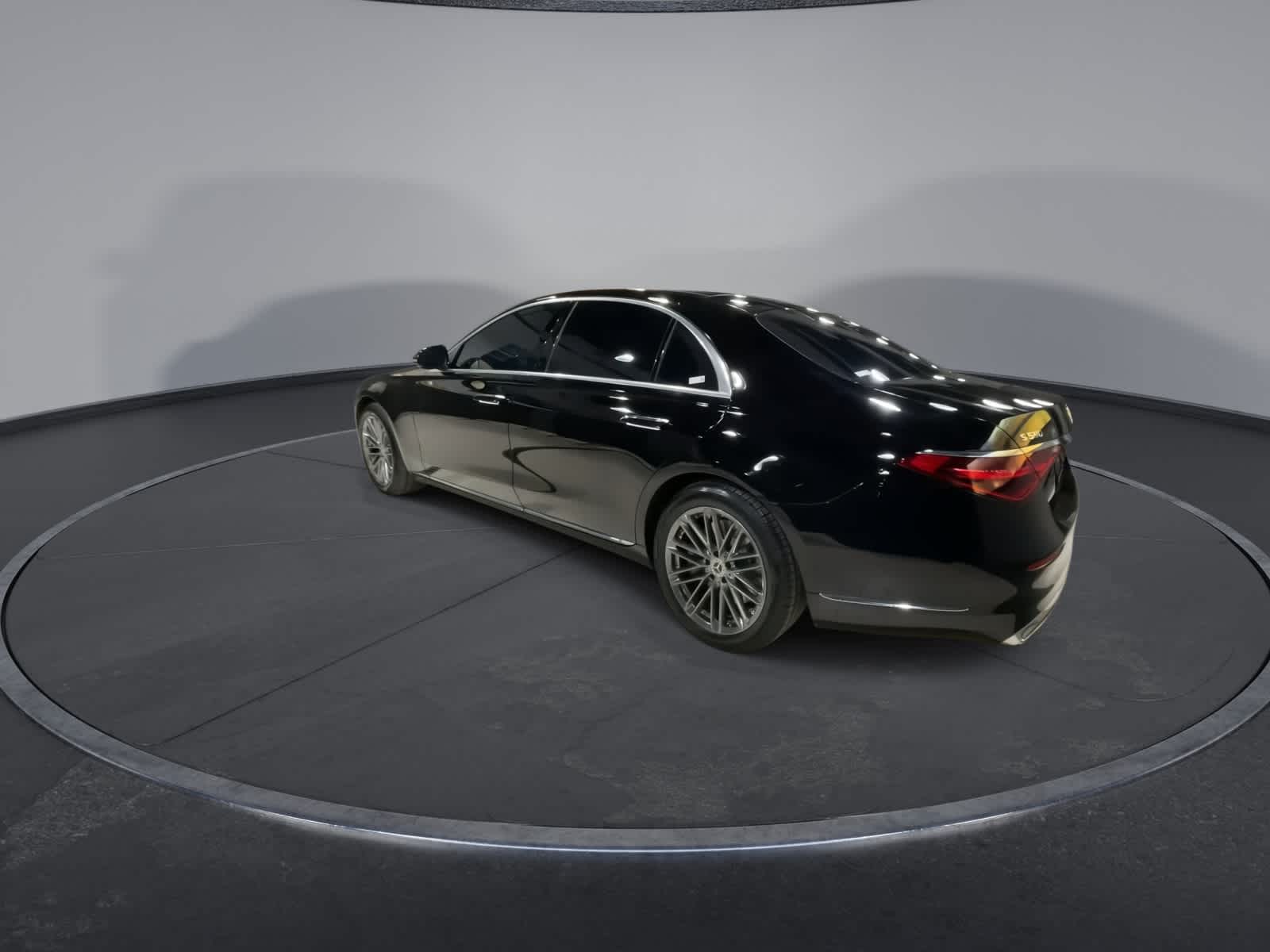 Thumbnail: 2022 Mercedes-Benz S-Class - 9