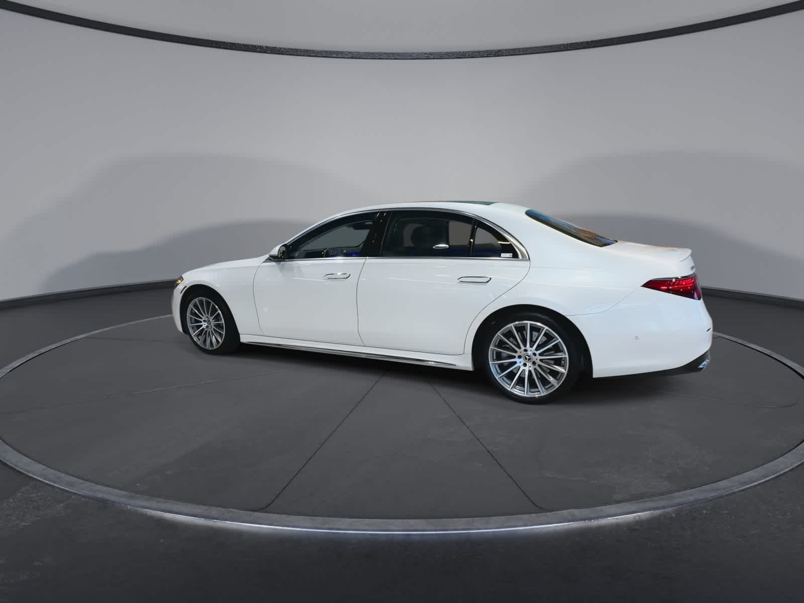 Thumbnail: 2023 Mercedes-Benz S-Class - 8