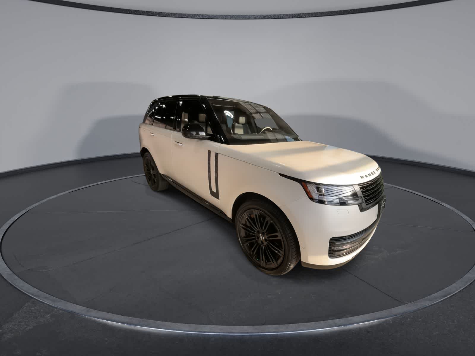 Thumbnail: 2023 Land Rover Range Rover - 4