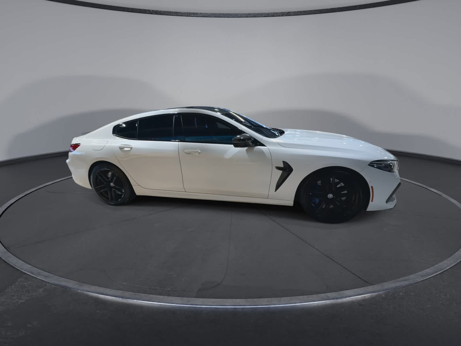 Thumbnail: 2020 BMW M8 - 13