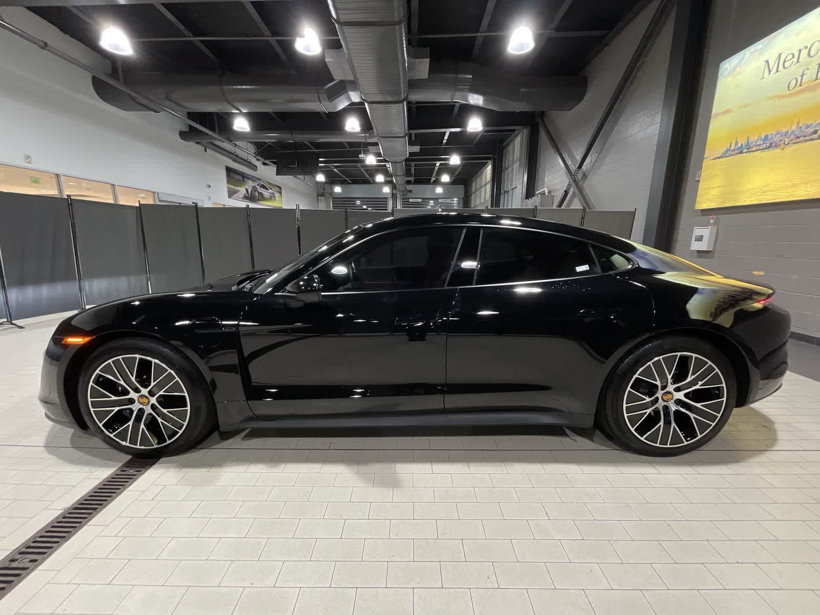 Thumbnail: 2023 Porsche Taycan - 15