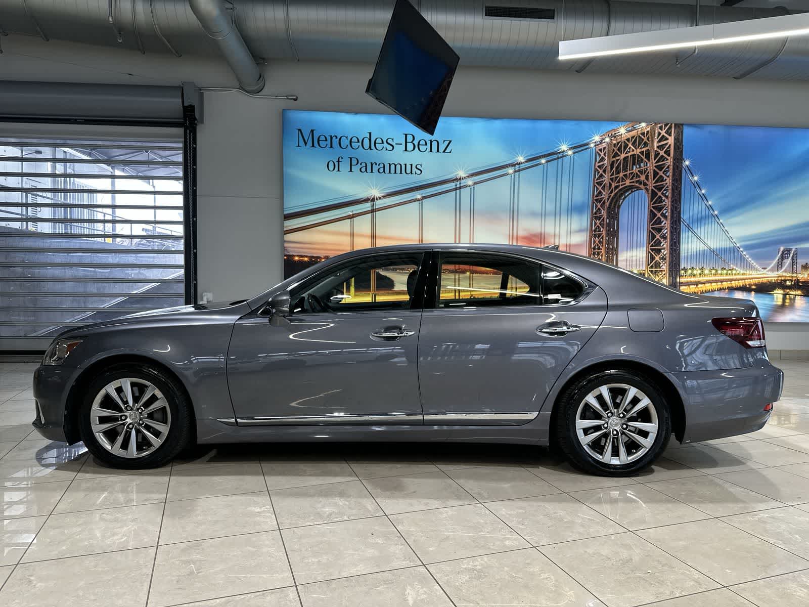 Thumbnail: 2016 Lexus LS - 15