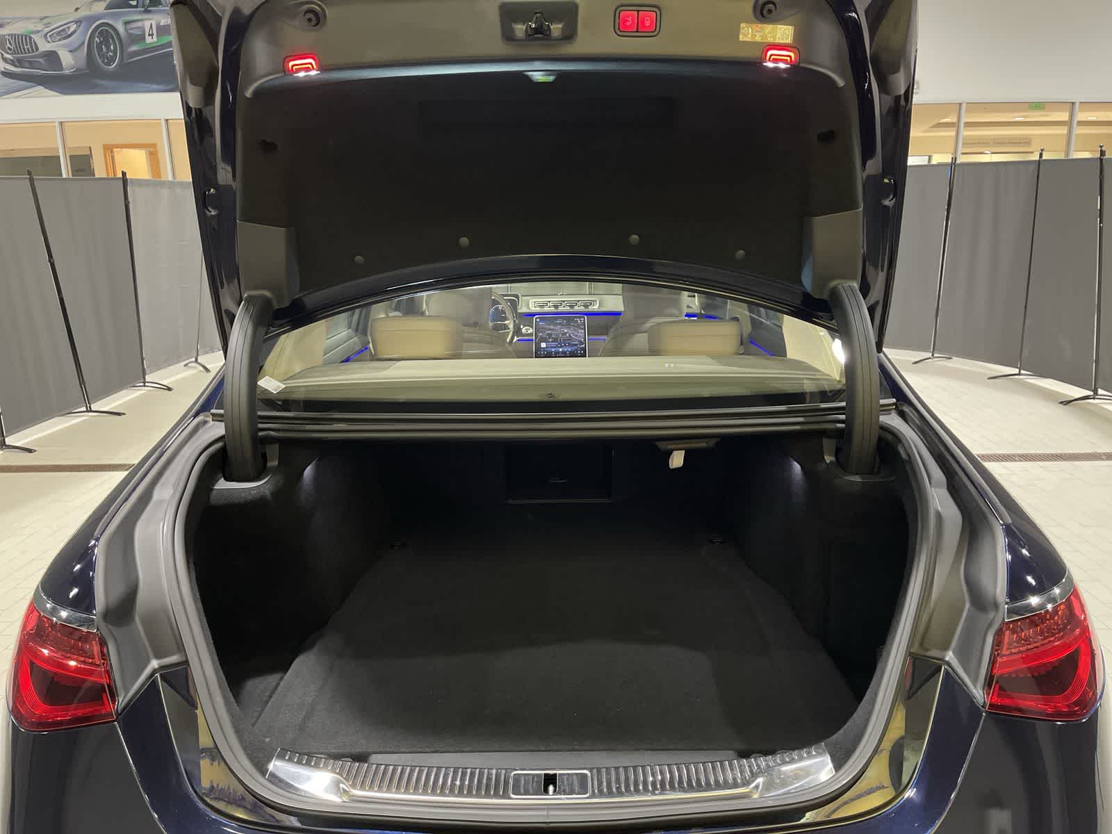 Thumbnail: 2024 Mercedes-Benz S-Class - 31