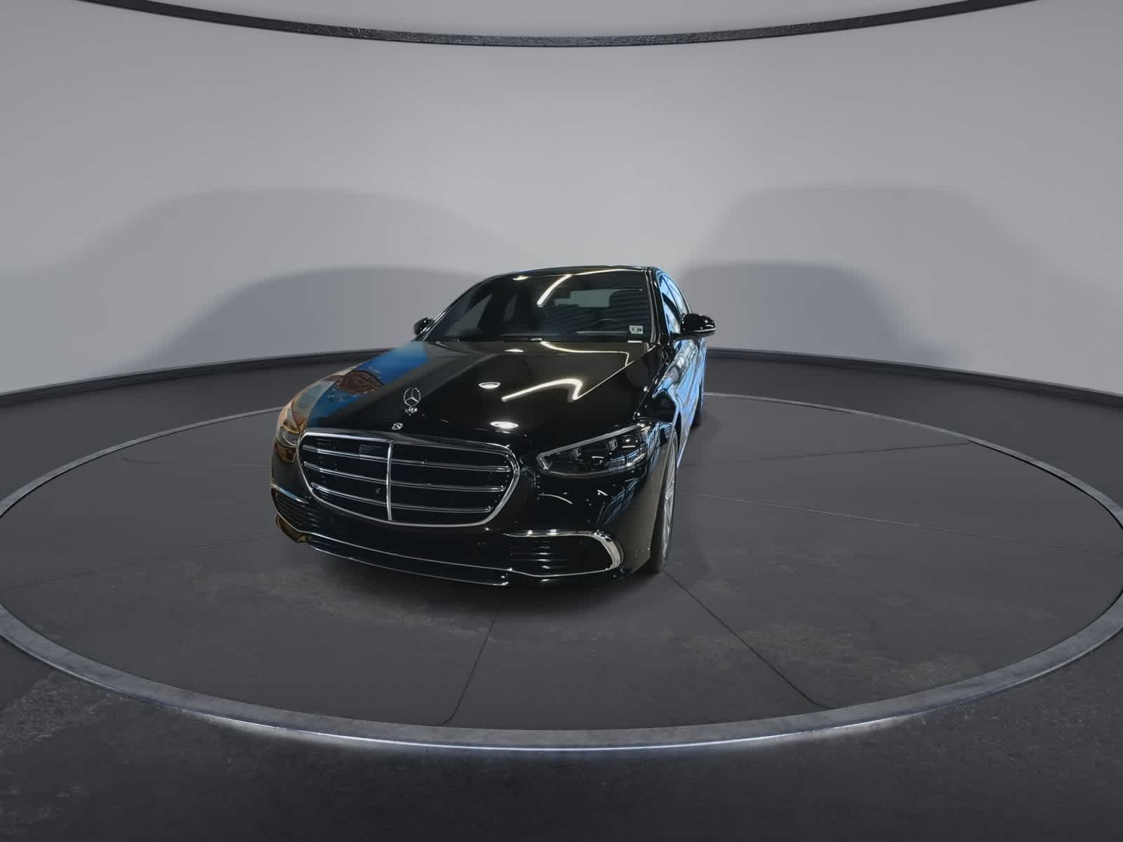 Thumbnail: 2023 Mercedes-Benz S-Class - 4
