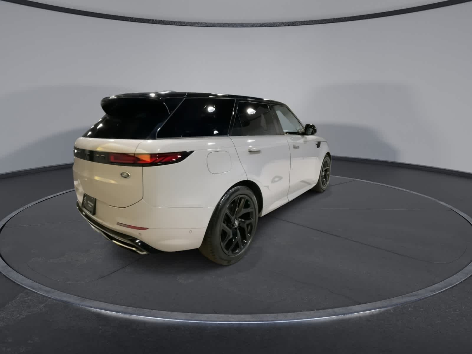 Thumbnail: 2023 Land Rover Range Rover Sport - 11
