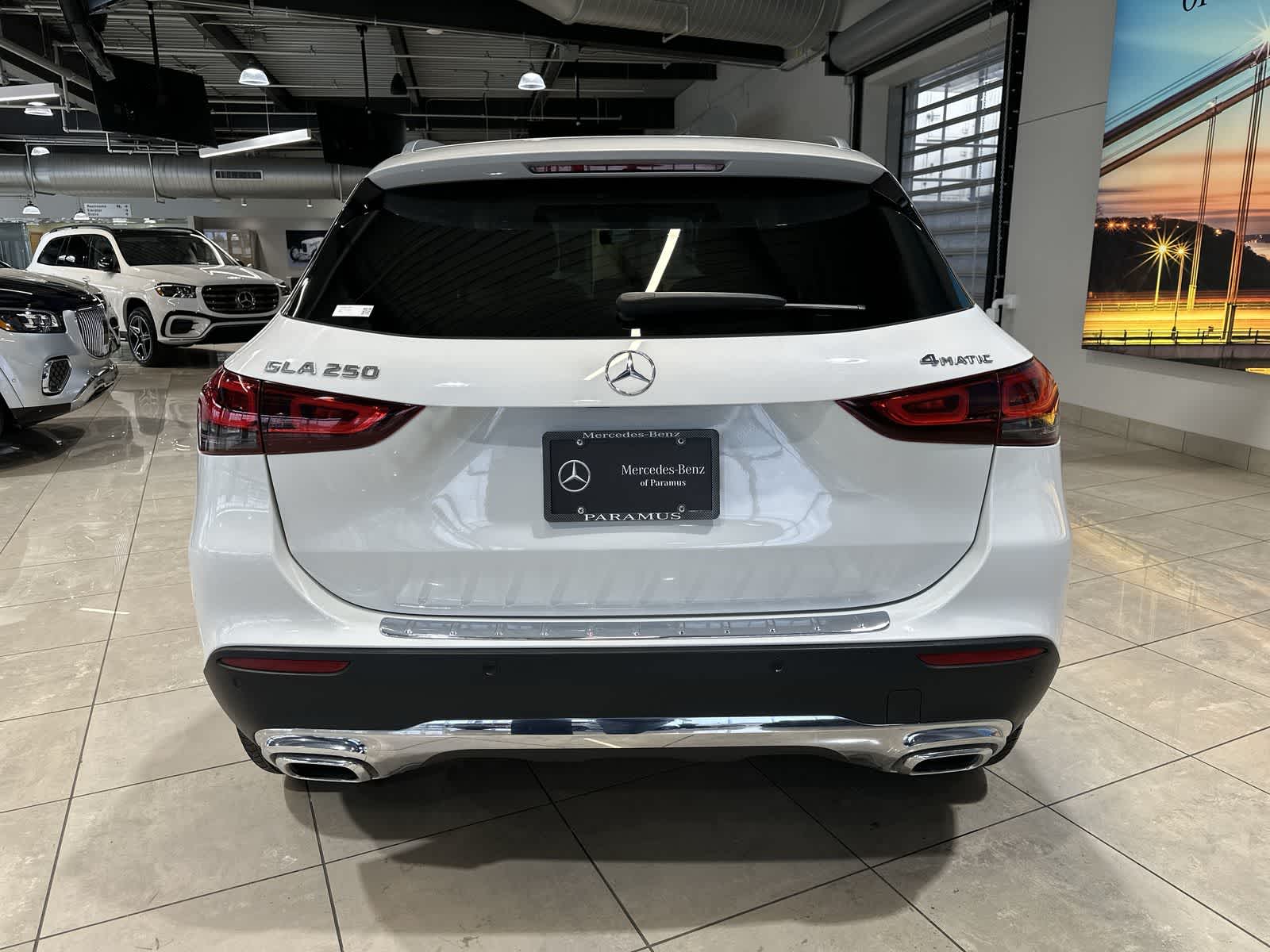 Thumbnail: 2022 Mercedes-Benz GLA - 17