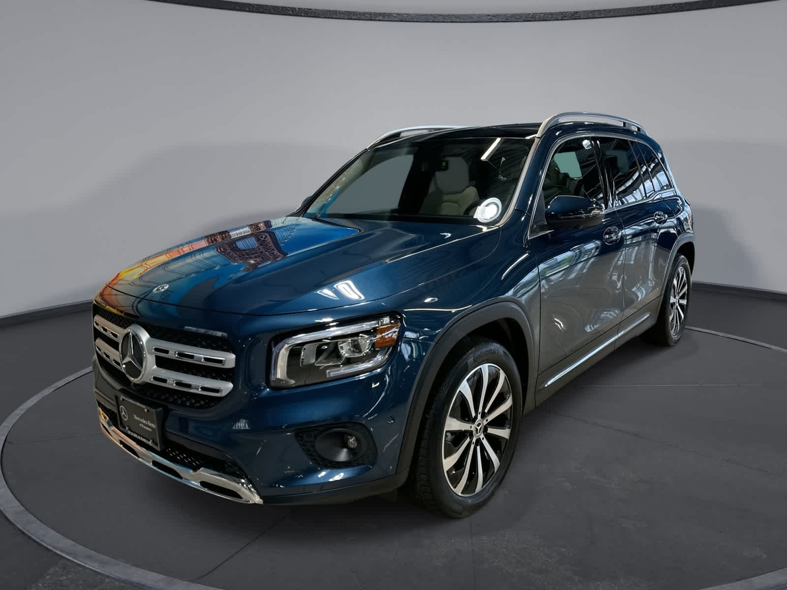 Thumbnail: 2022 Mercedes-Benz GLB - 1