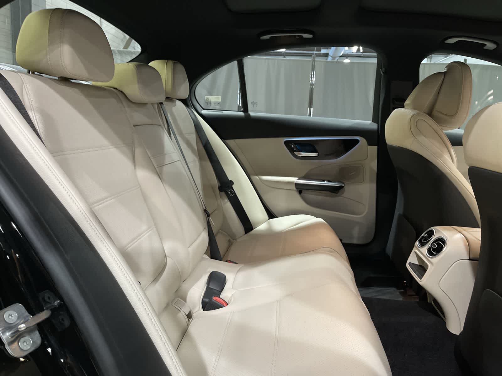 Thumbnail: 2025 Mercedes-Benz C-Class - 25