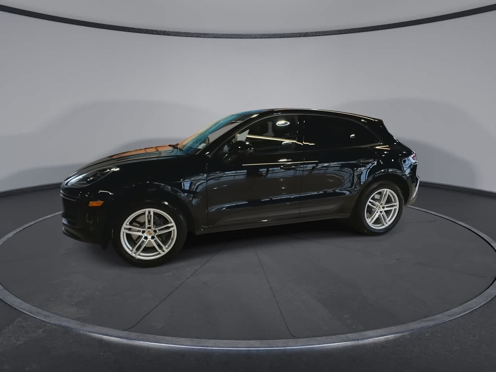 Thumbnail: 2023 Porsche Macan - 6