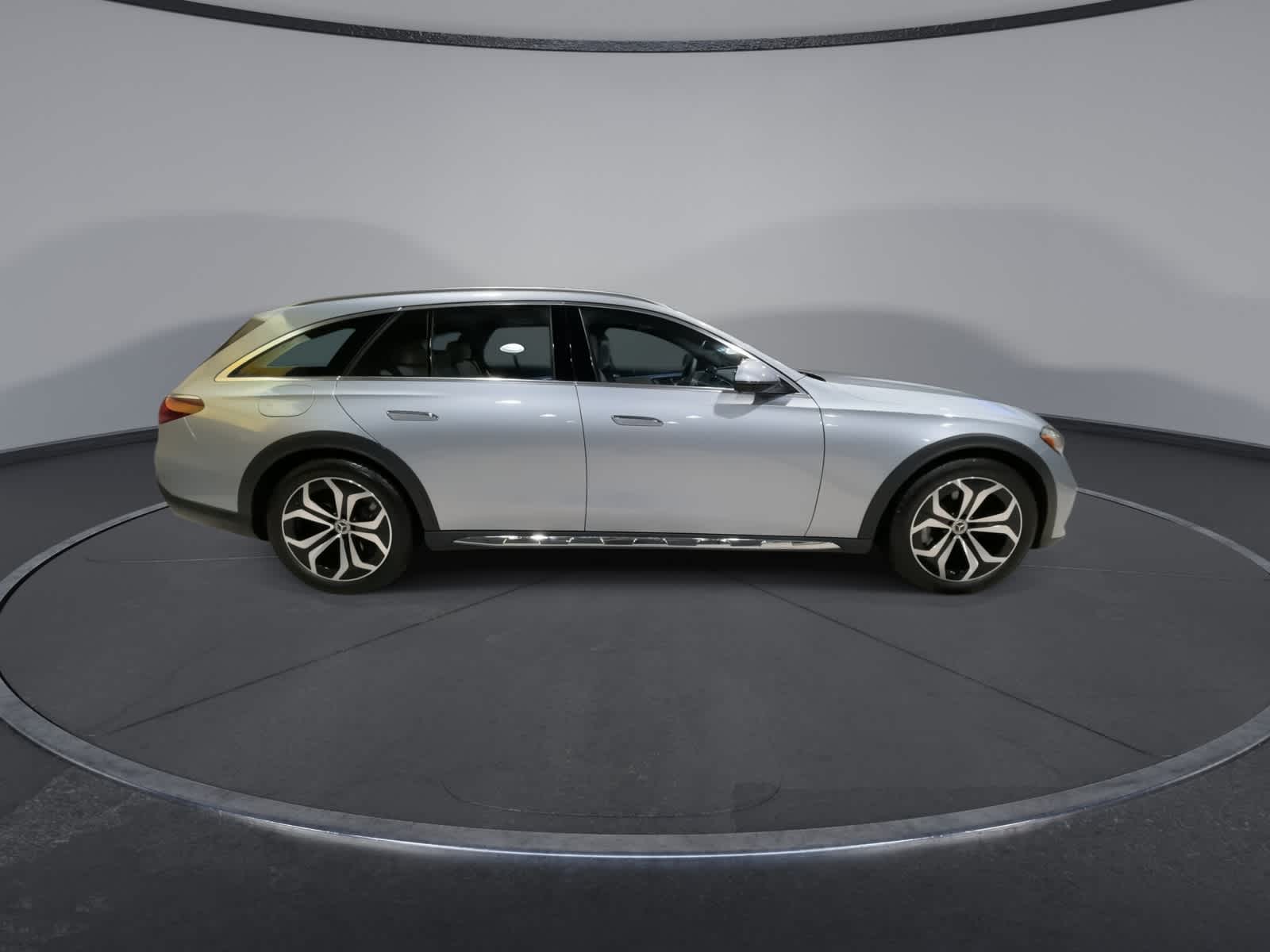 Thumbnail: 2025 Mercedes-Benz E-Class - 13