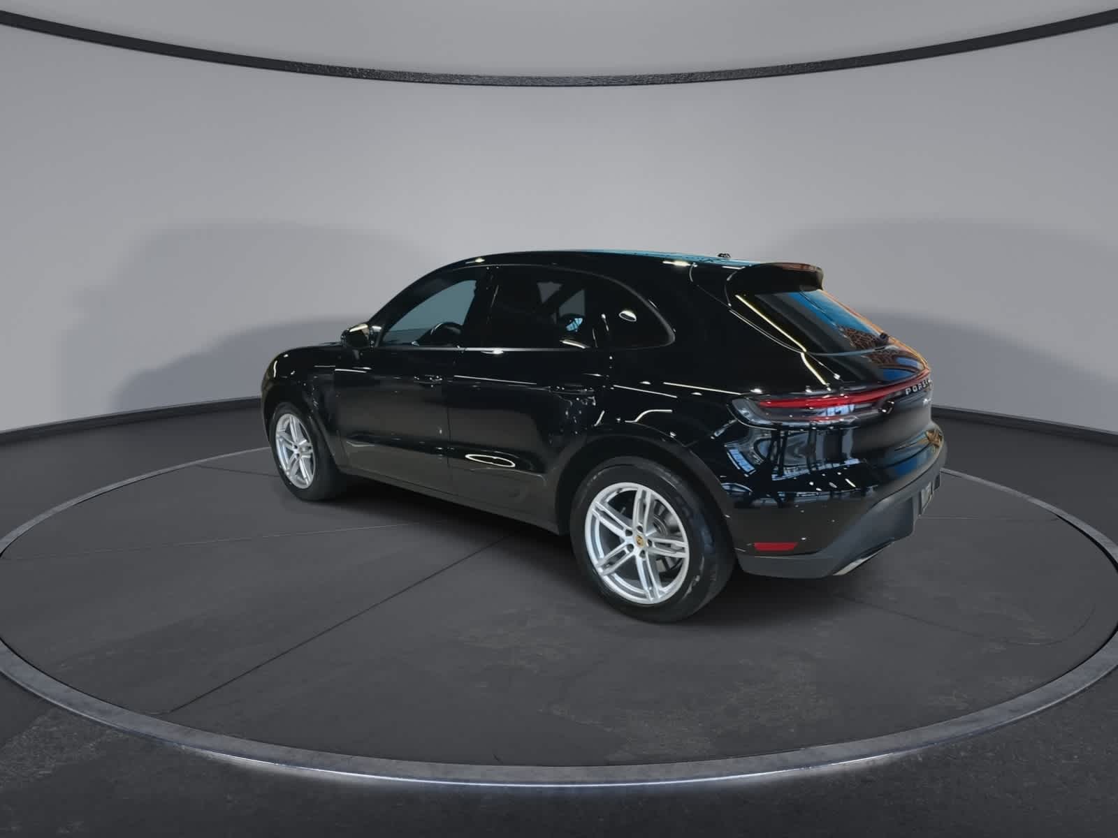 Thumbnail: 2023 Porsche Macan - 8