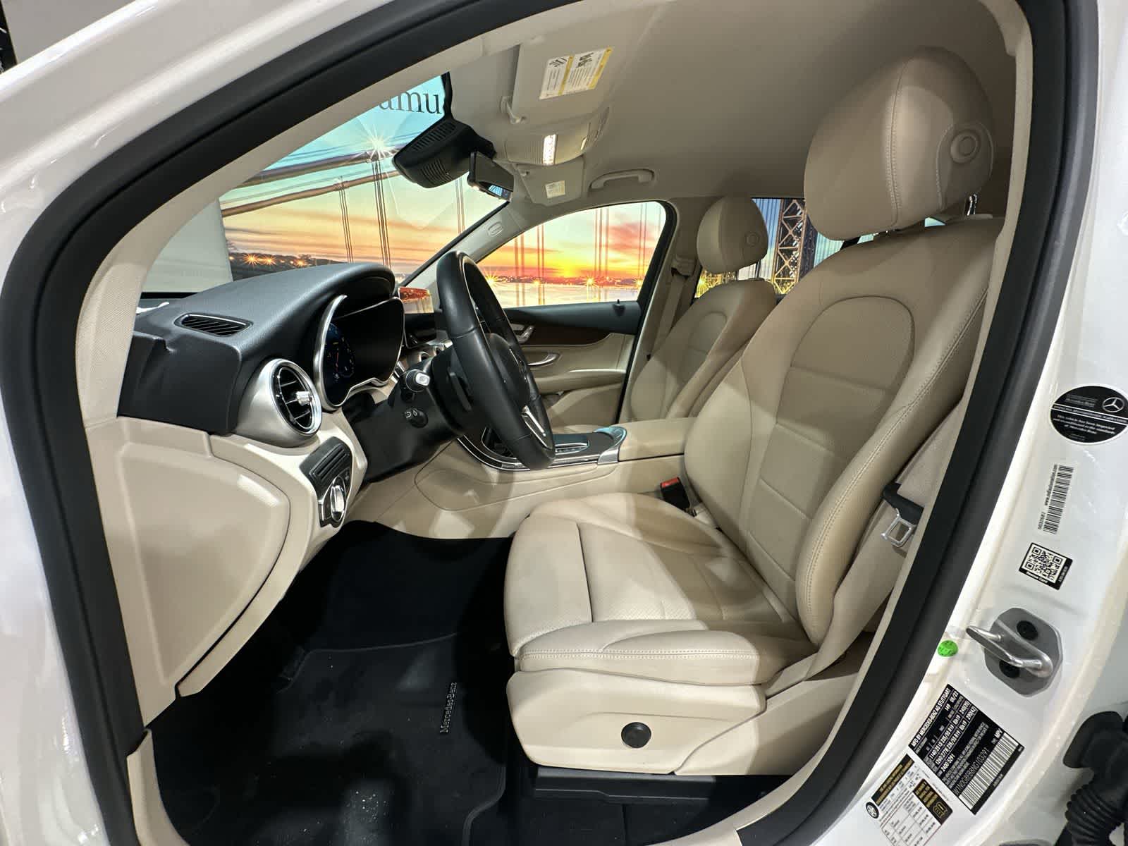 Thumbnail: 2022 Mercedes-Benz GLC - 14