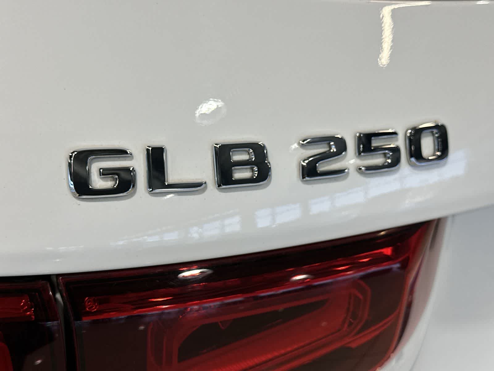 Thumbnail: 2020 Mercedes-Benz GLB - 19