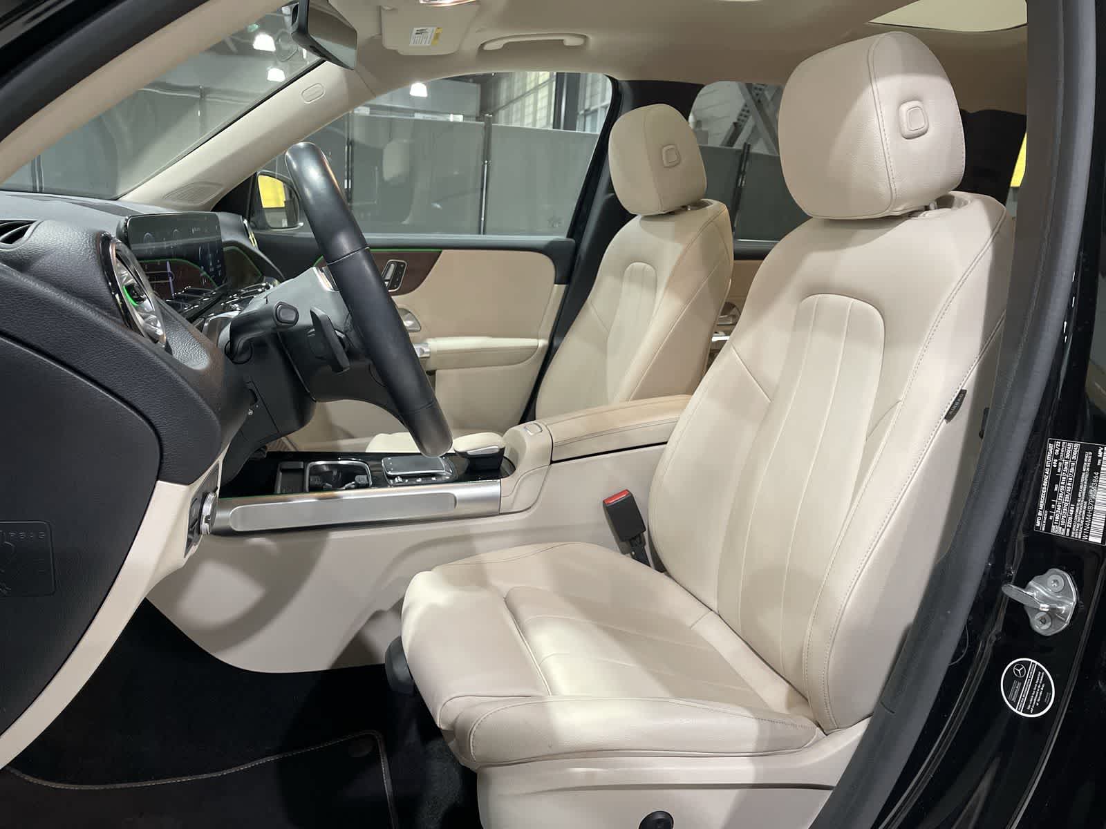 Thumbnail: 2023 Mercedes-Benz GLB - 23