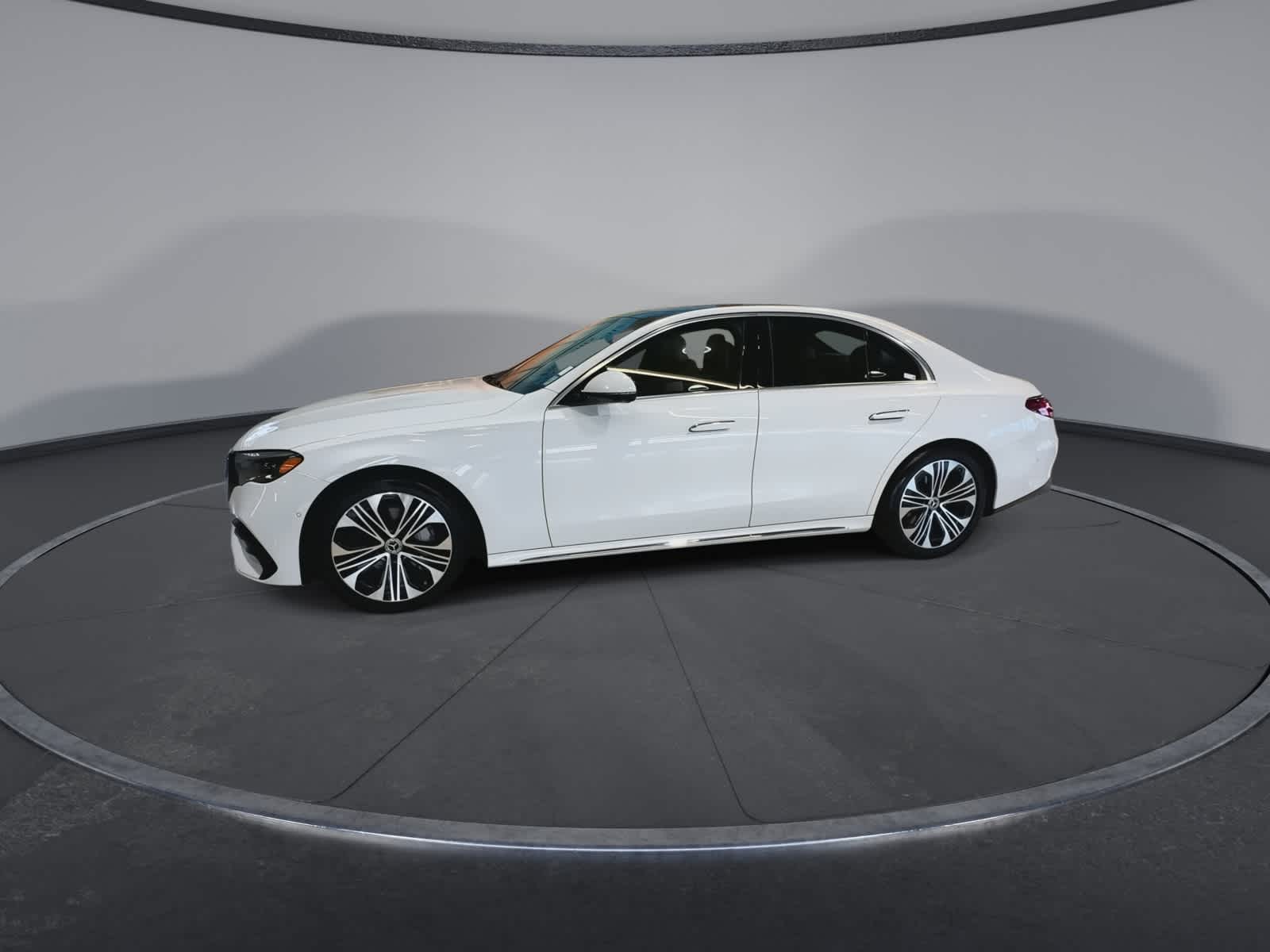 Thumbnail: 2025 Mercedes-Benz E-Class - 6