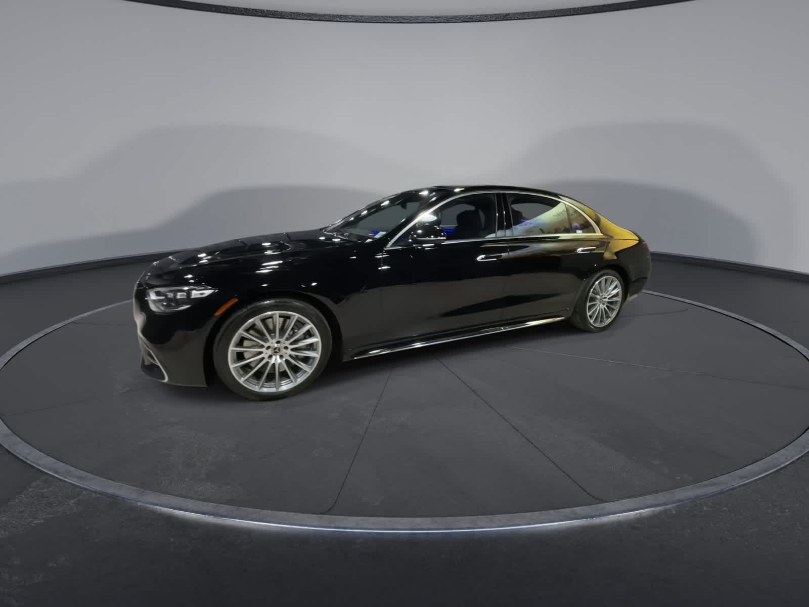 Thumbnail: 2023 Mercedes-Benz S-Class - 6