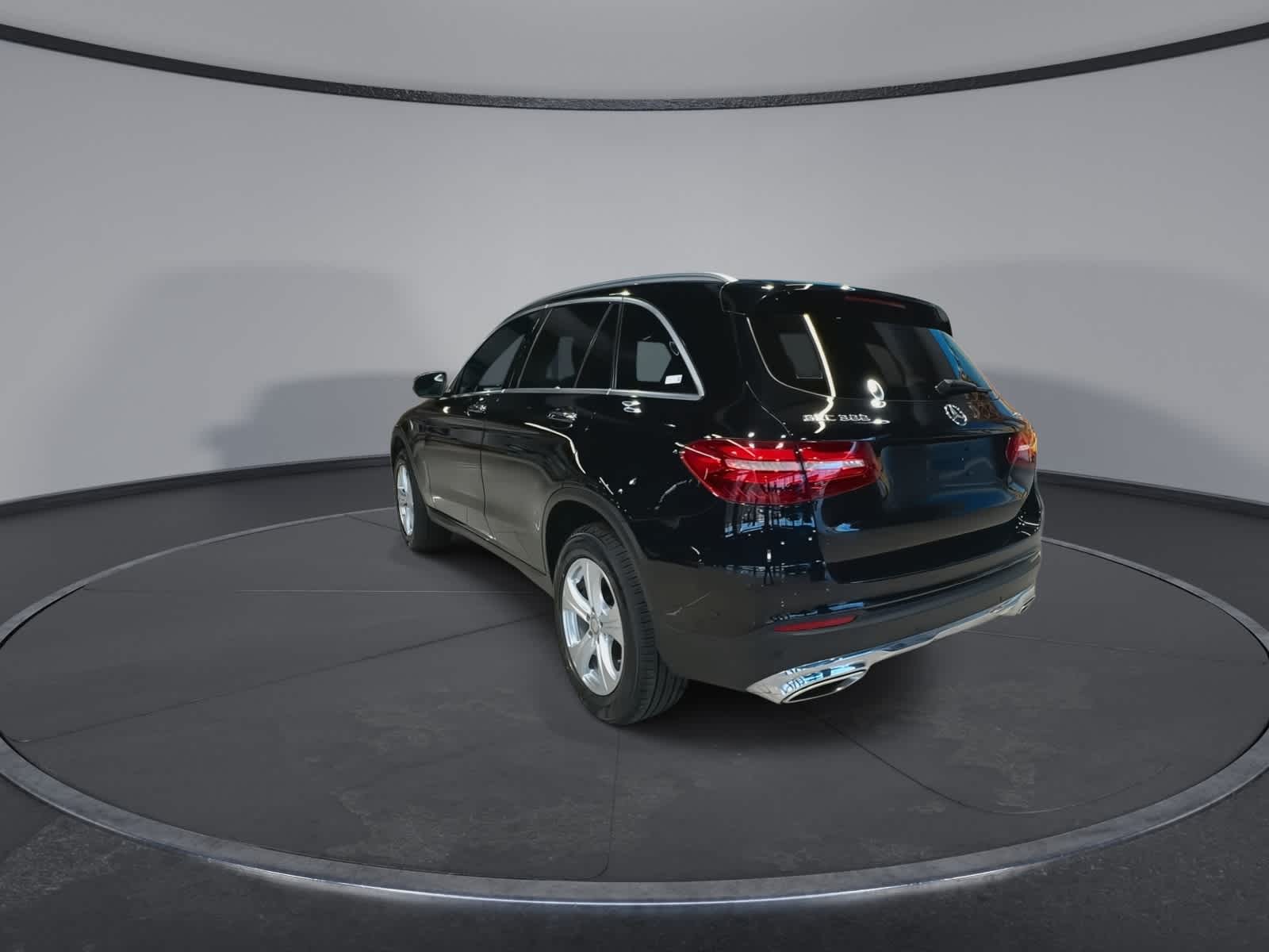 Thumbnail: 2017 Mercedes-Benz GLC - 9